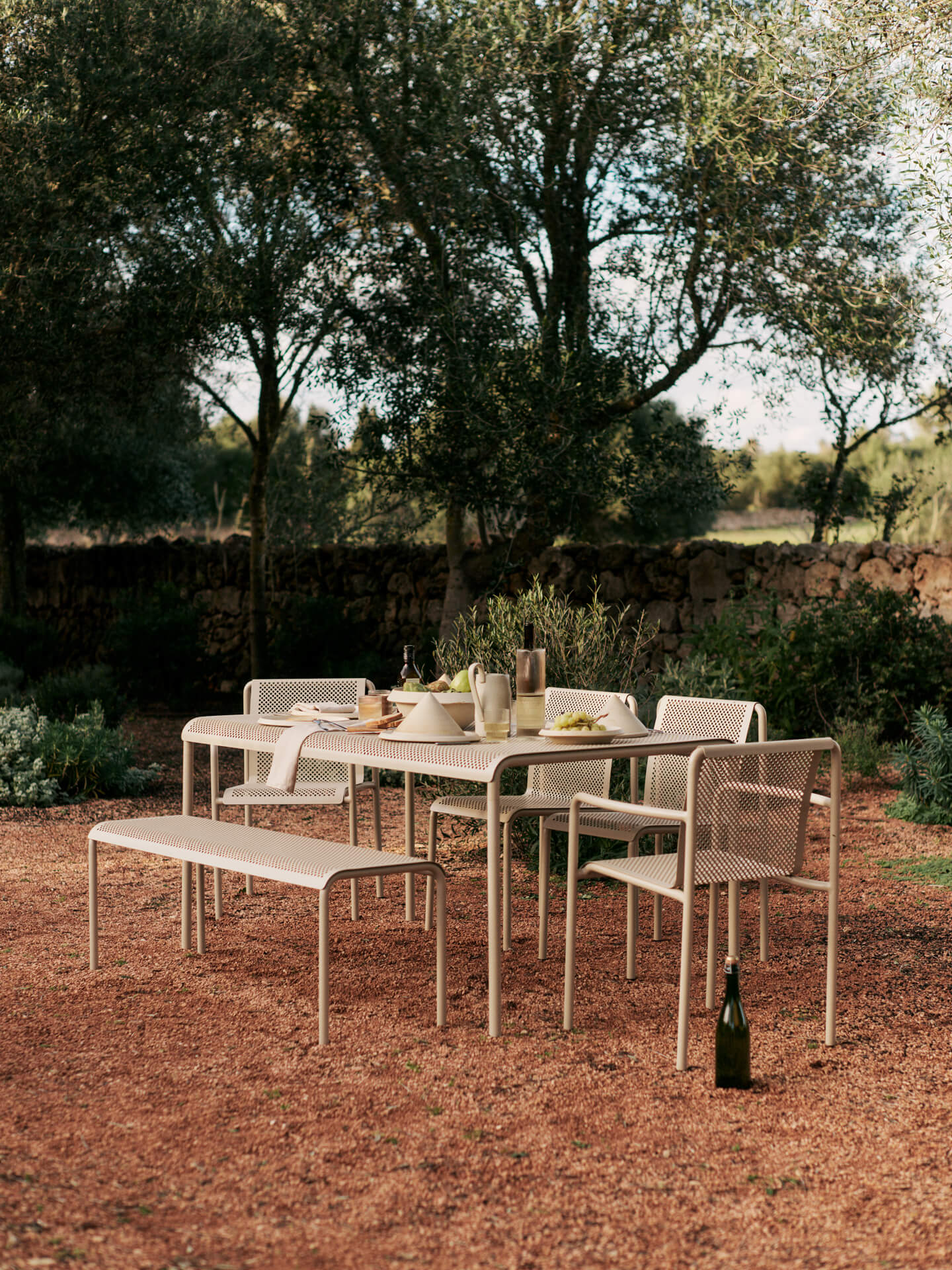 Take the comfort of the living room outdoors – a selection of contemporary design outdoor furniture.
