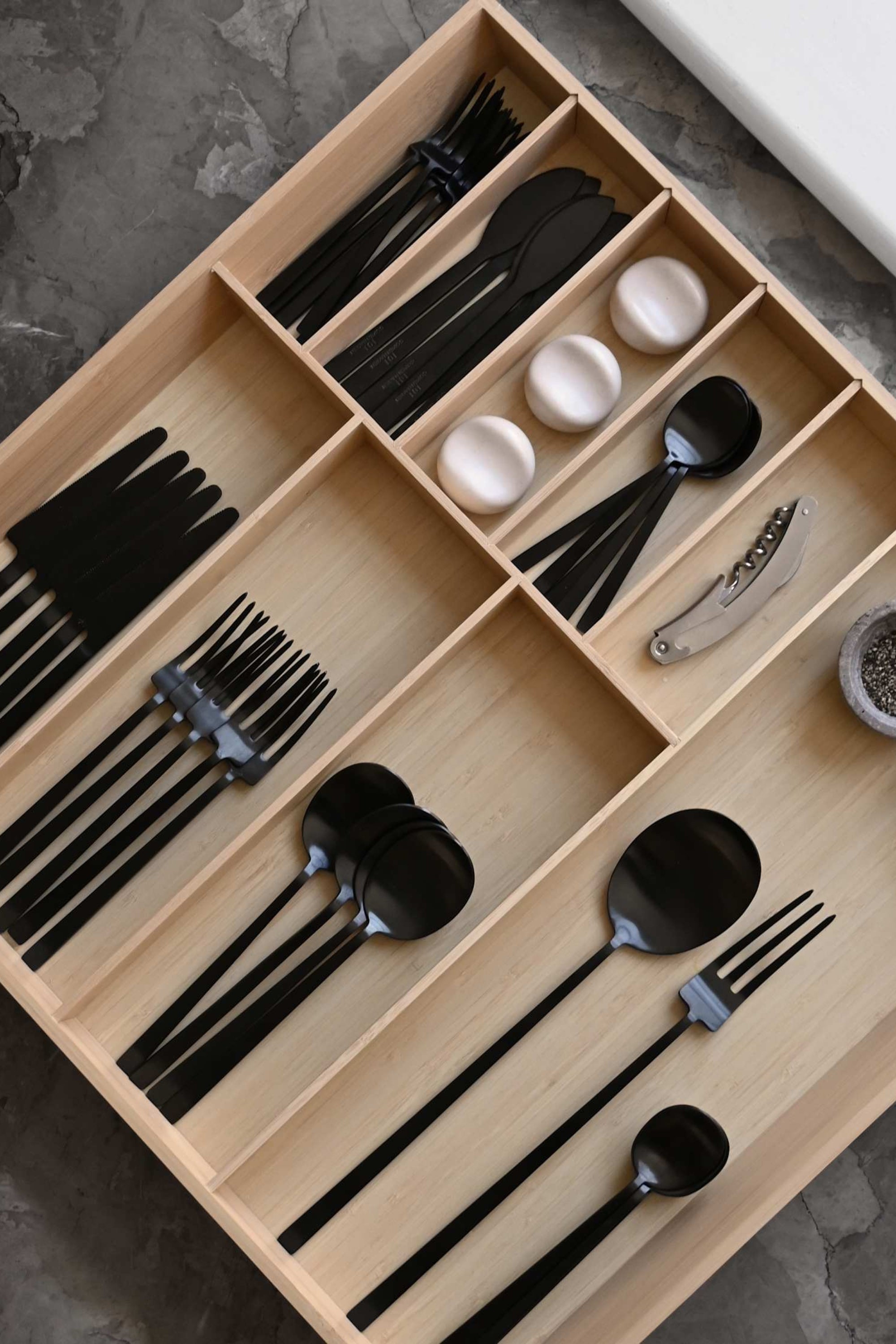 Kogei black cutlery - 16 pcs