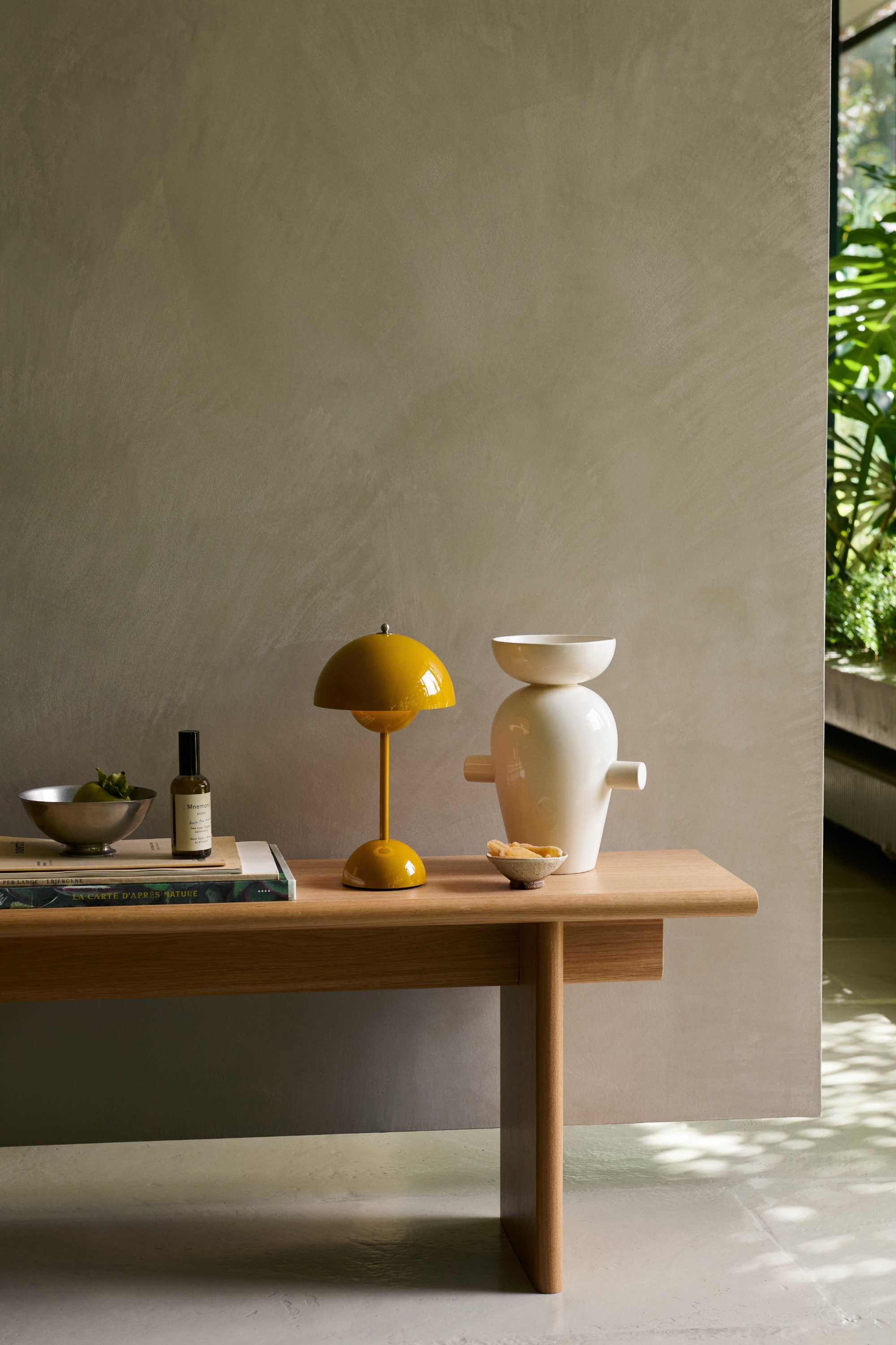 Flowerpot VP9 mustard lamp