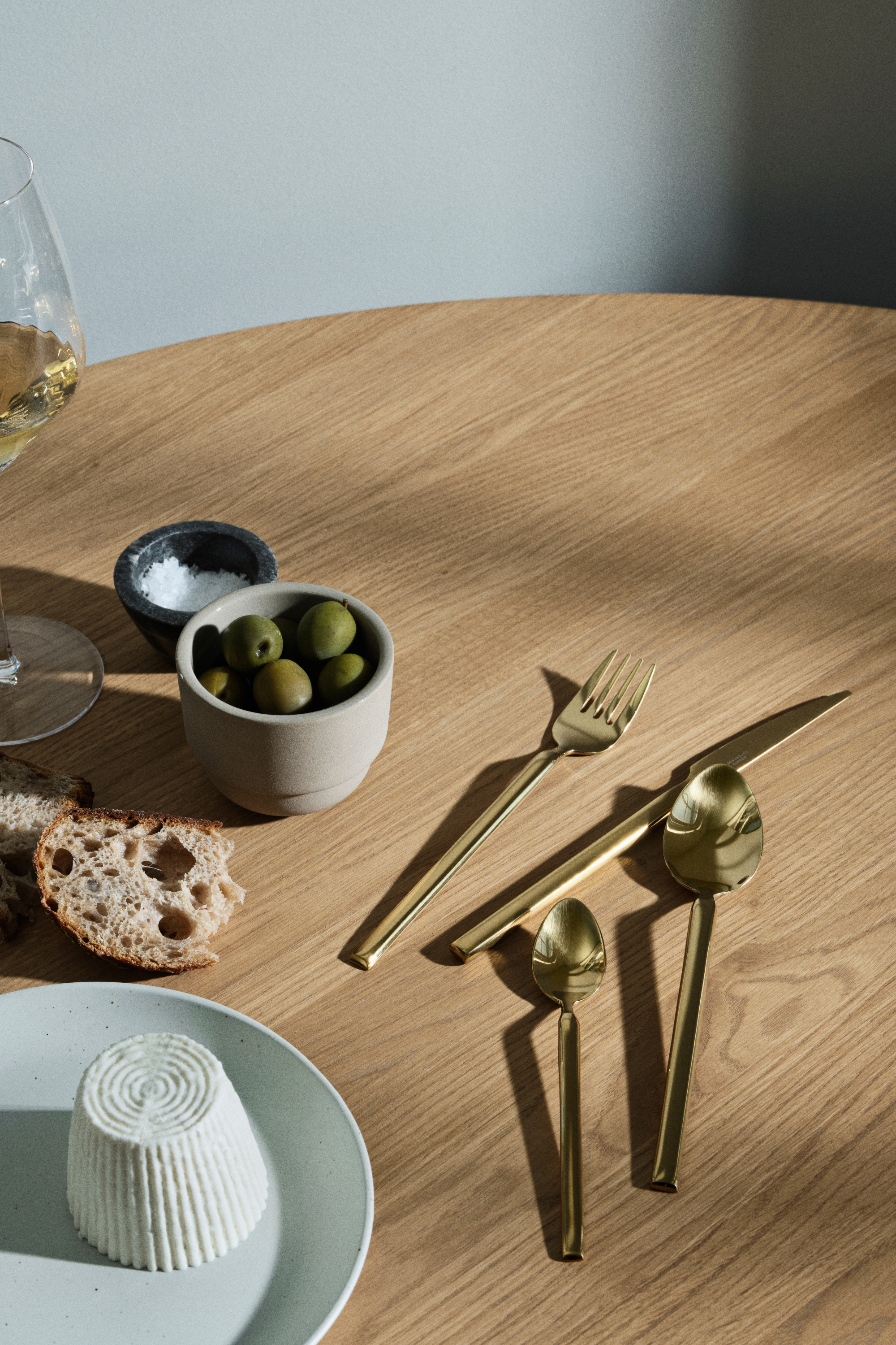 Tvis Cutlery titanium rose gold set of 16