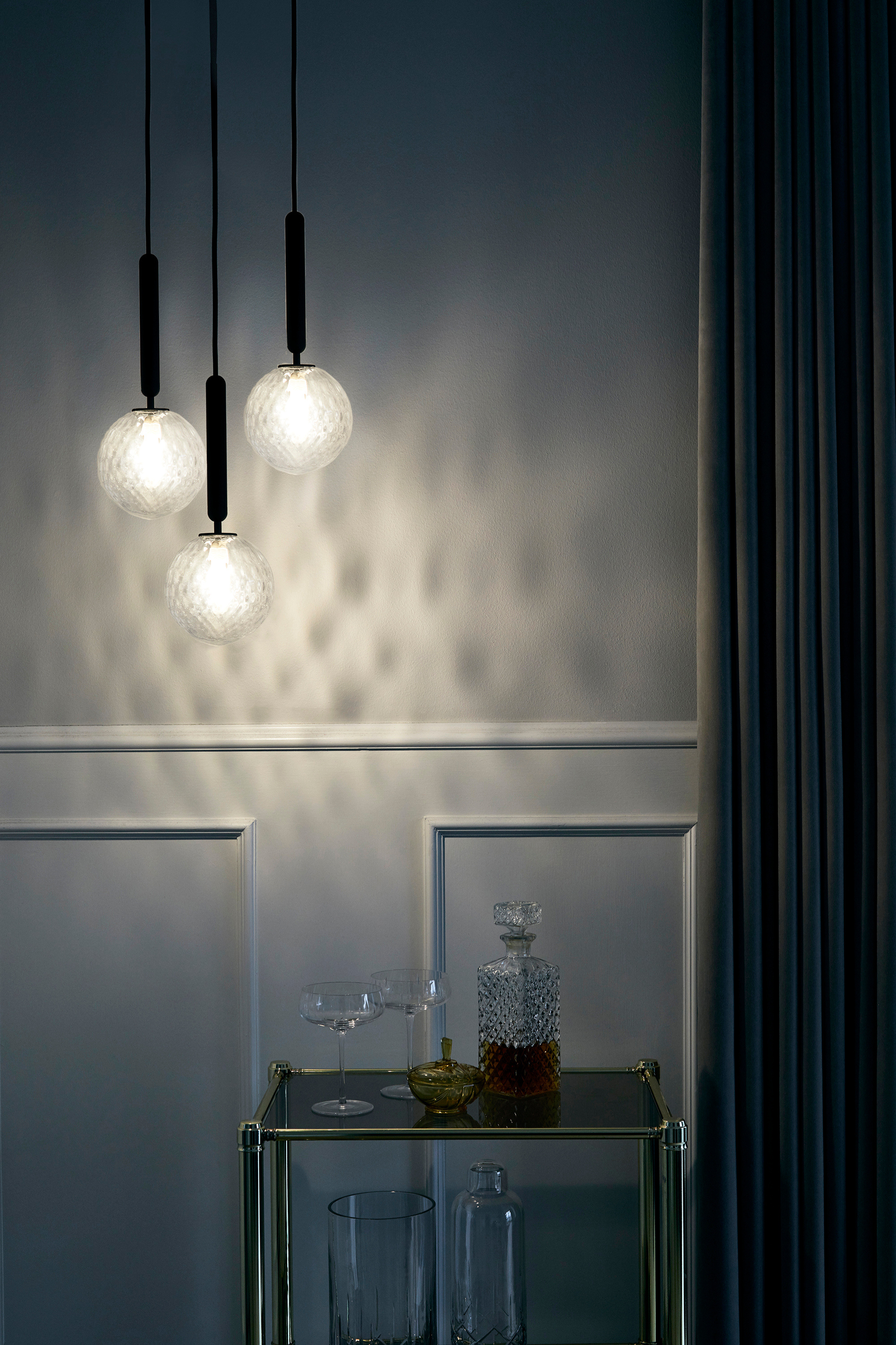 Miira 3, rock grey/optic clear chandelier