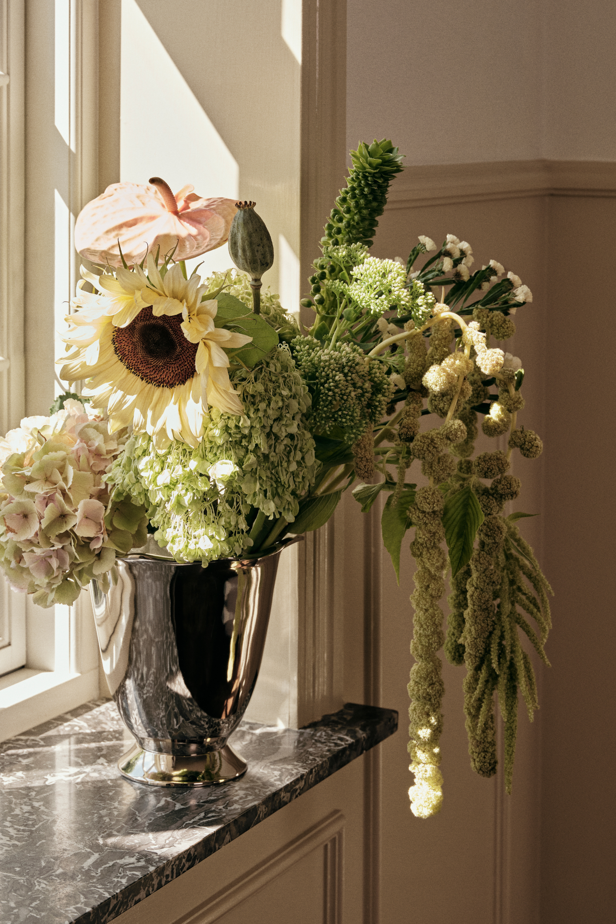 Beatrice Wine bucket