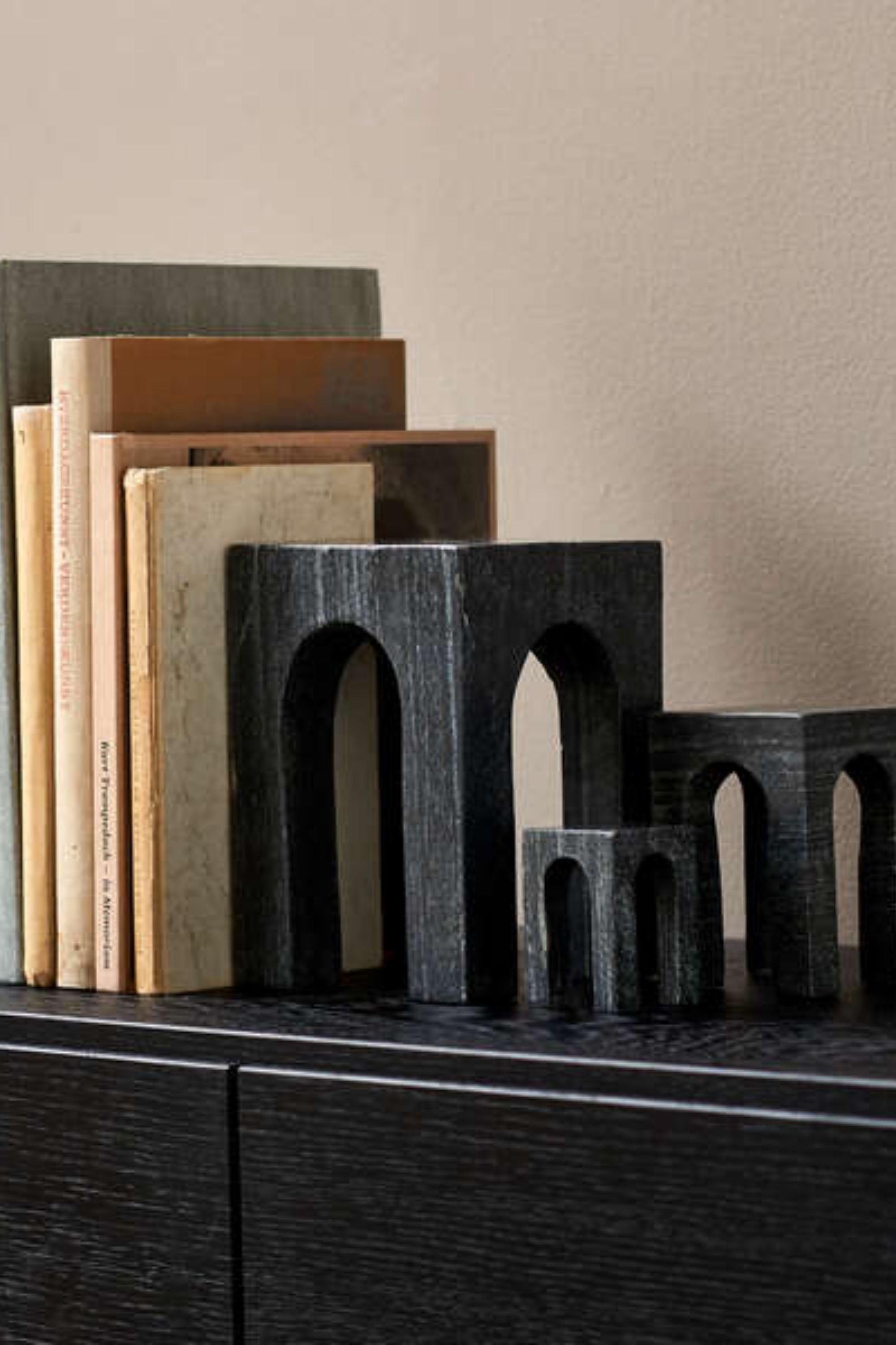 ARKIS Bookend Black