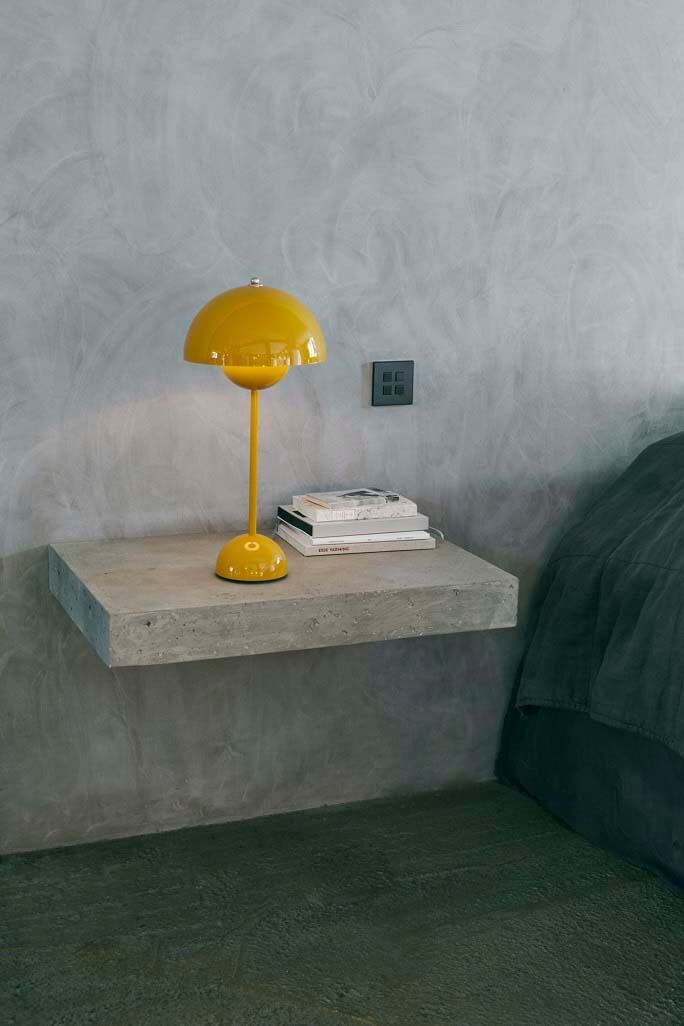 VP3 Flowerpot table lamp, mustard | &Tradition | Home of Solinfo