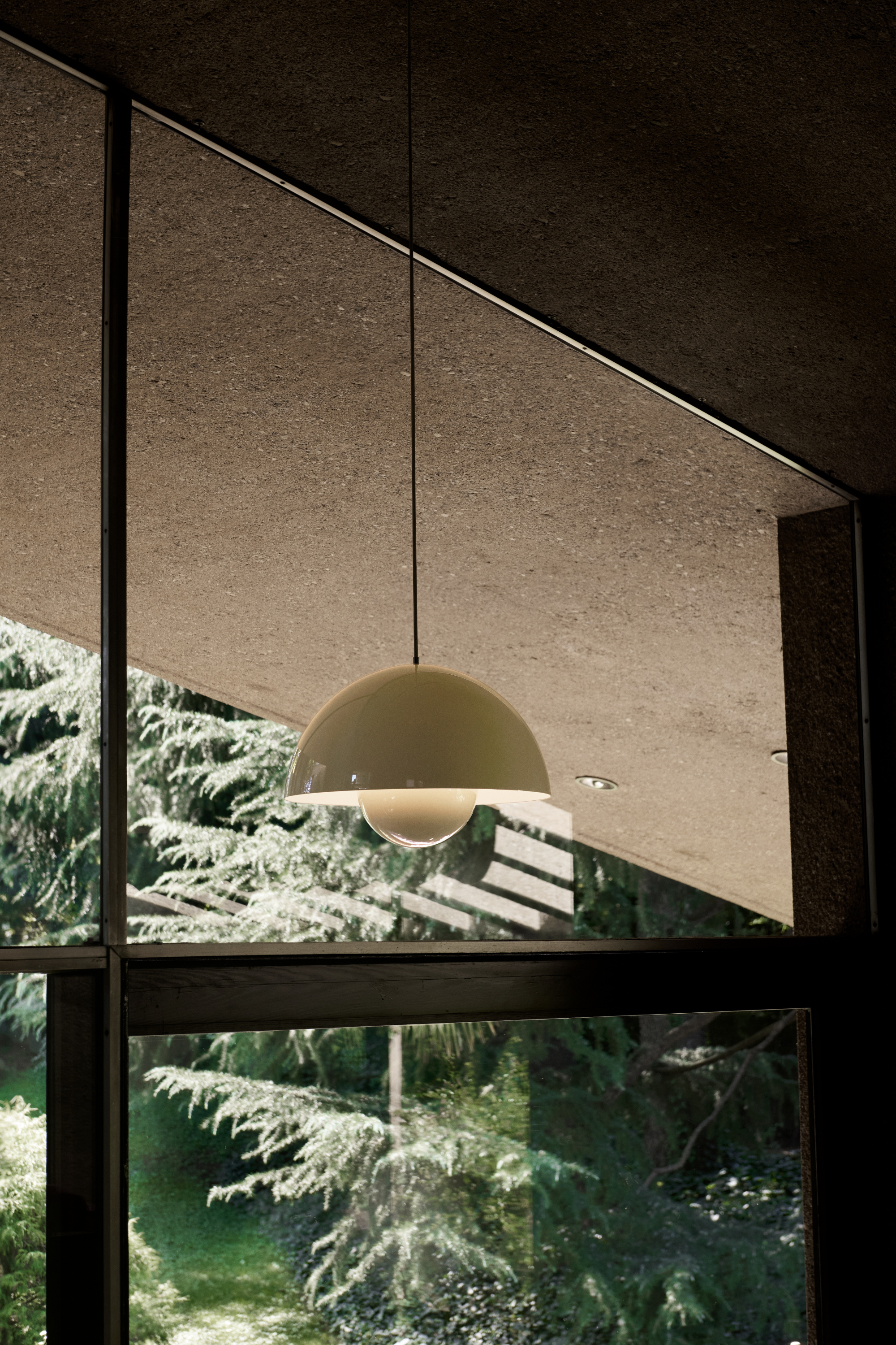 Flowerpot VP1 Ivory