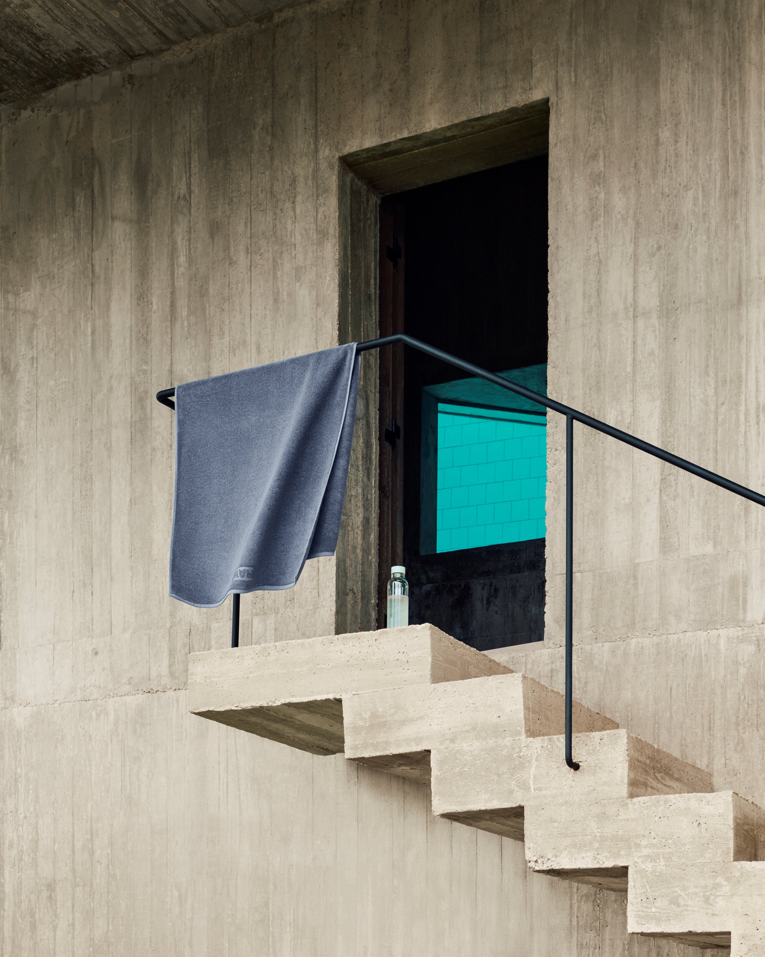 MONO BATH TOWEL (ORGANIC)-W70 X L140-STEEL BLUE | Hay | Home of Solinfo