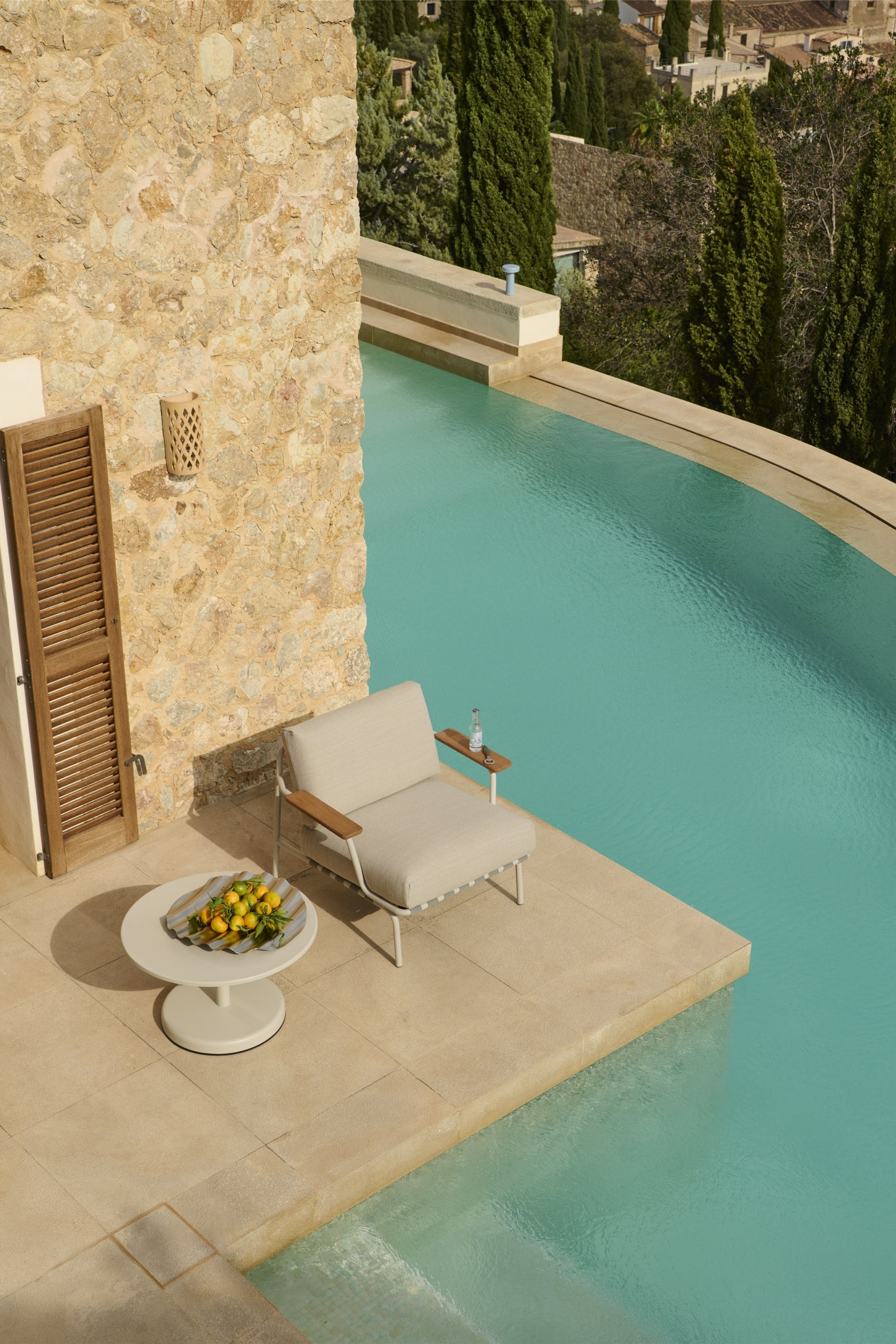 Settle Lounge Chair