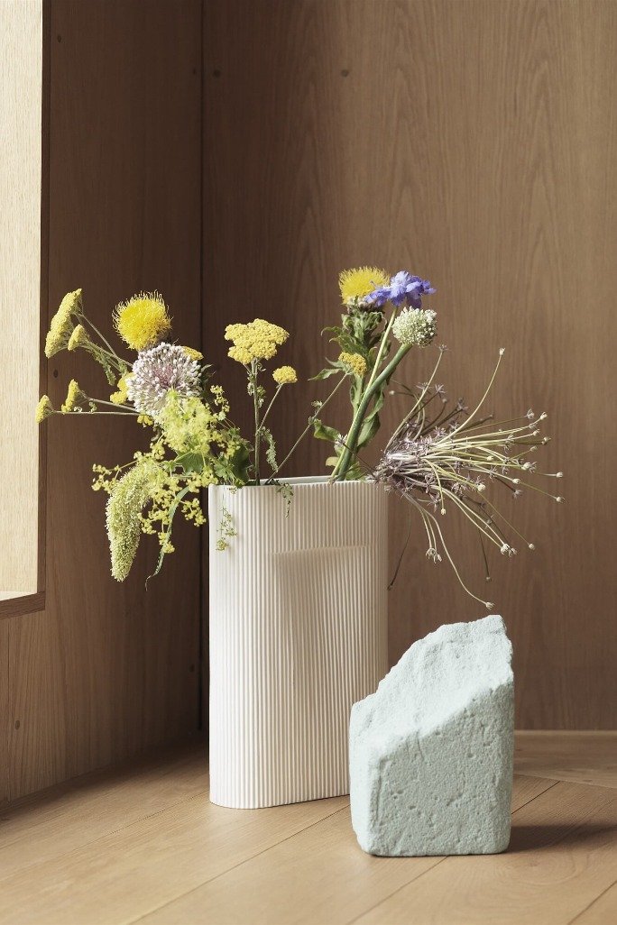 Ridge off white vase 35 cm