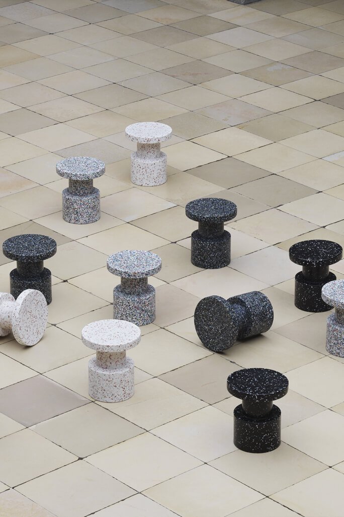 Bit stool white