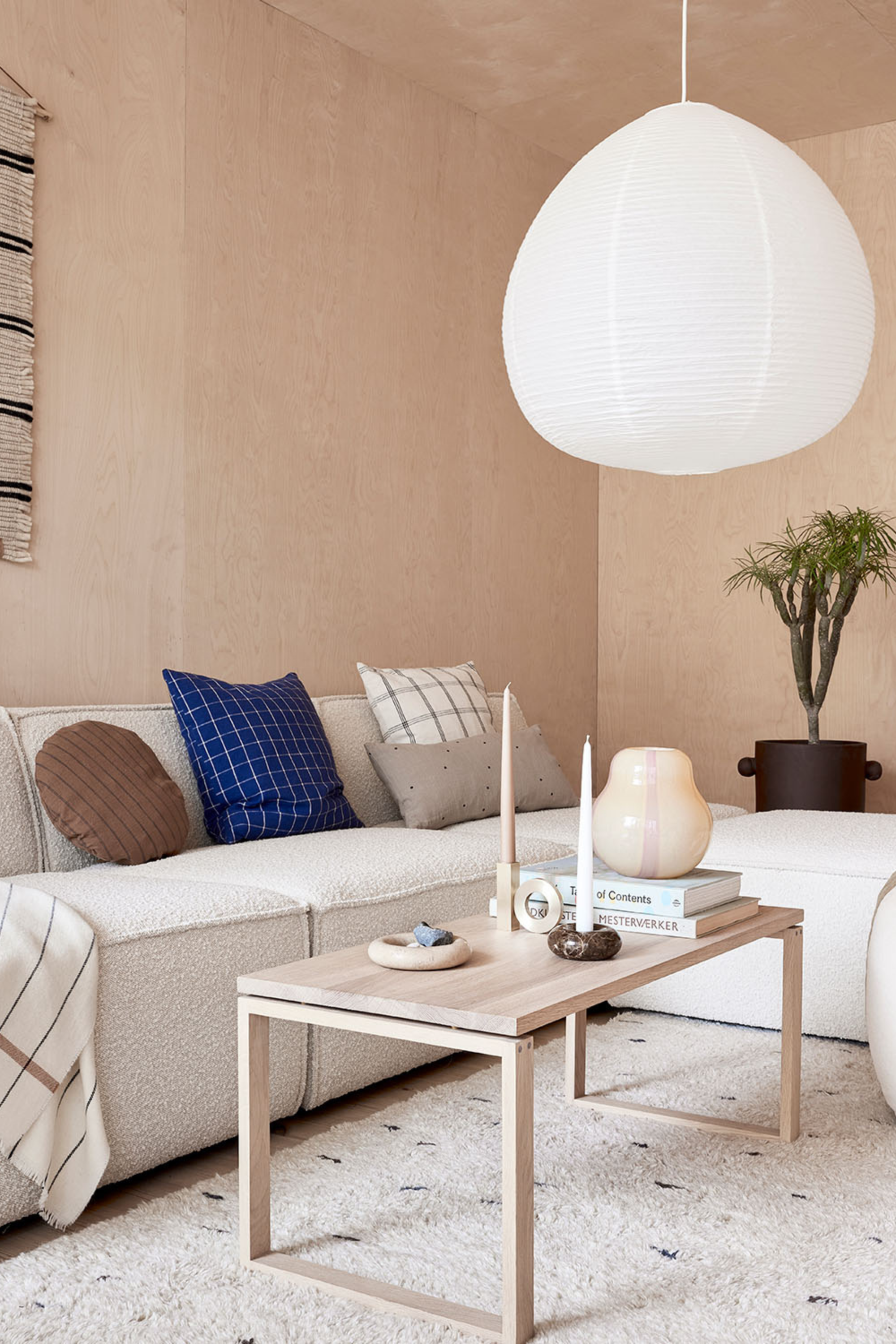 Savi Marble Candle Holder beige