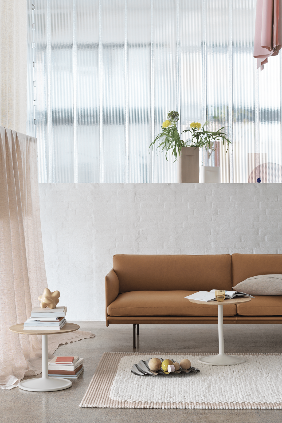 Outline Sofa 3-Seater Refine Leather Cognac