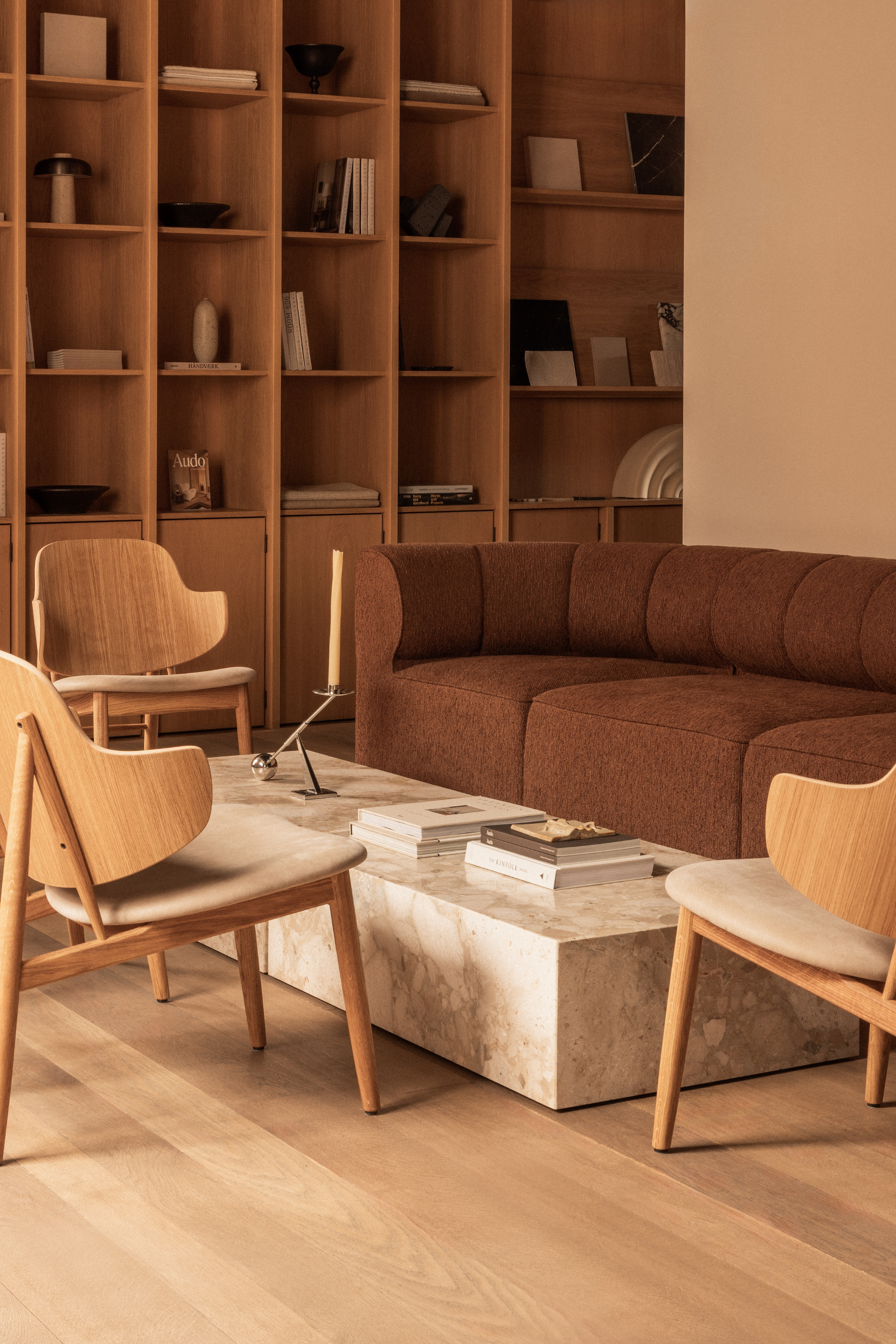 The Penguin fa lounge szék, természetes tölgy