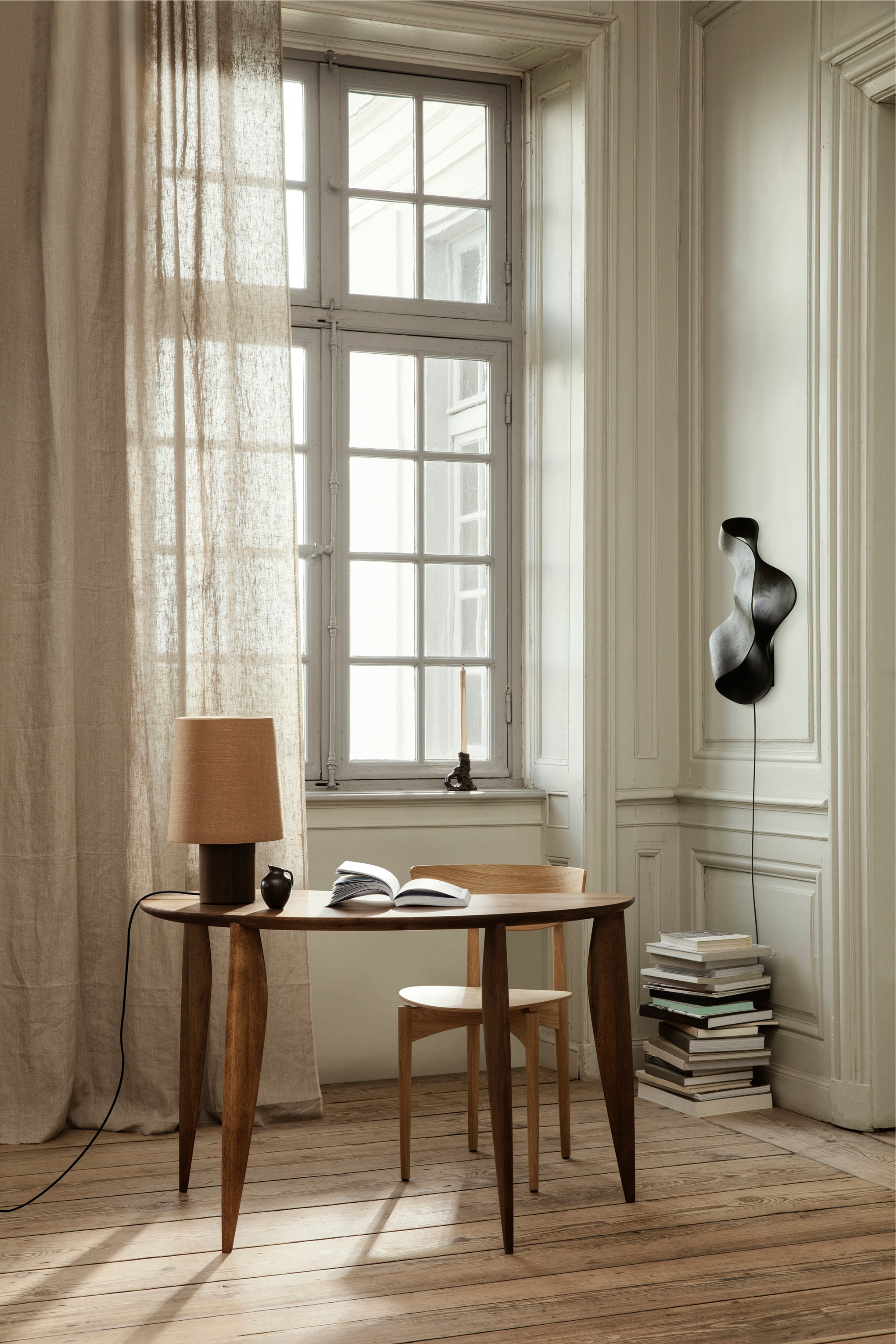 Oyster wall lamp