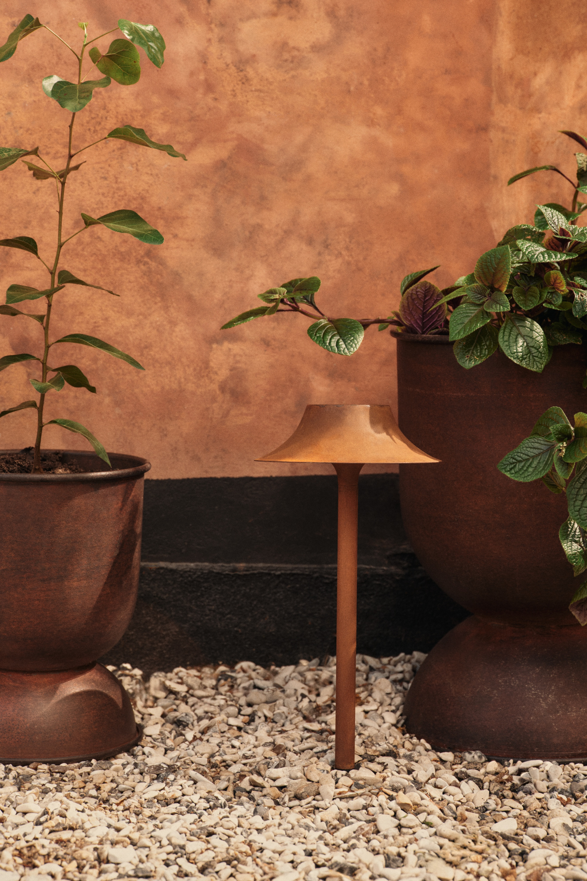 Hourglass Pot - Rust, Small