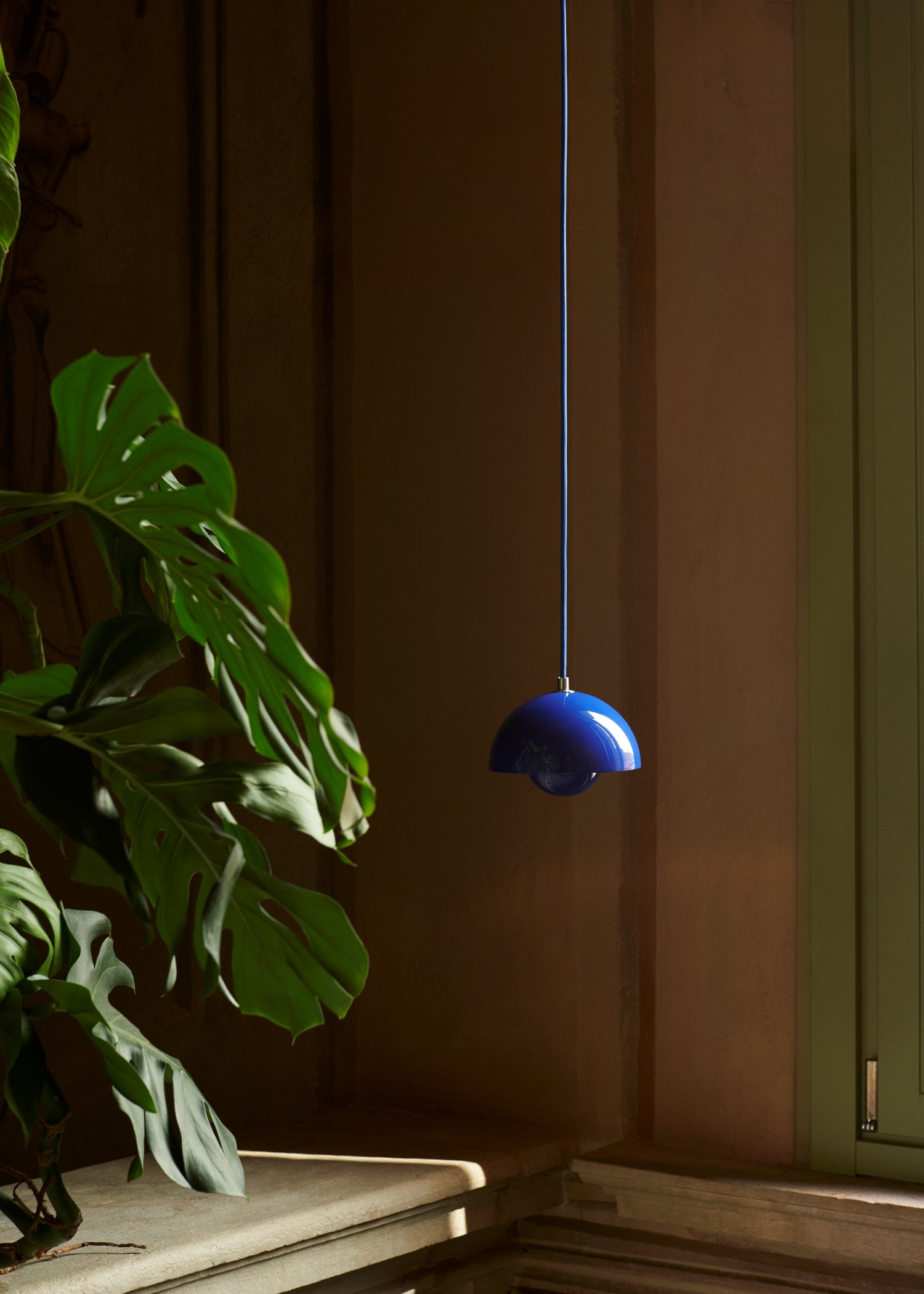 Flowerpot VP10 Pendant Cobalt Blue