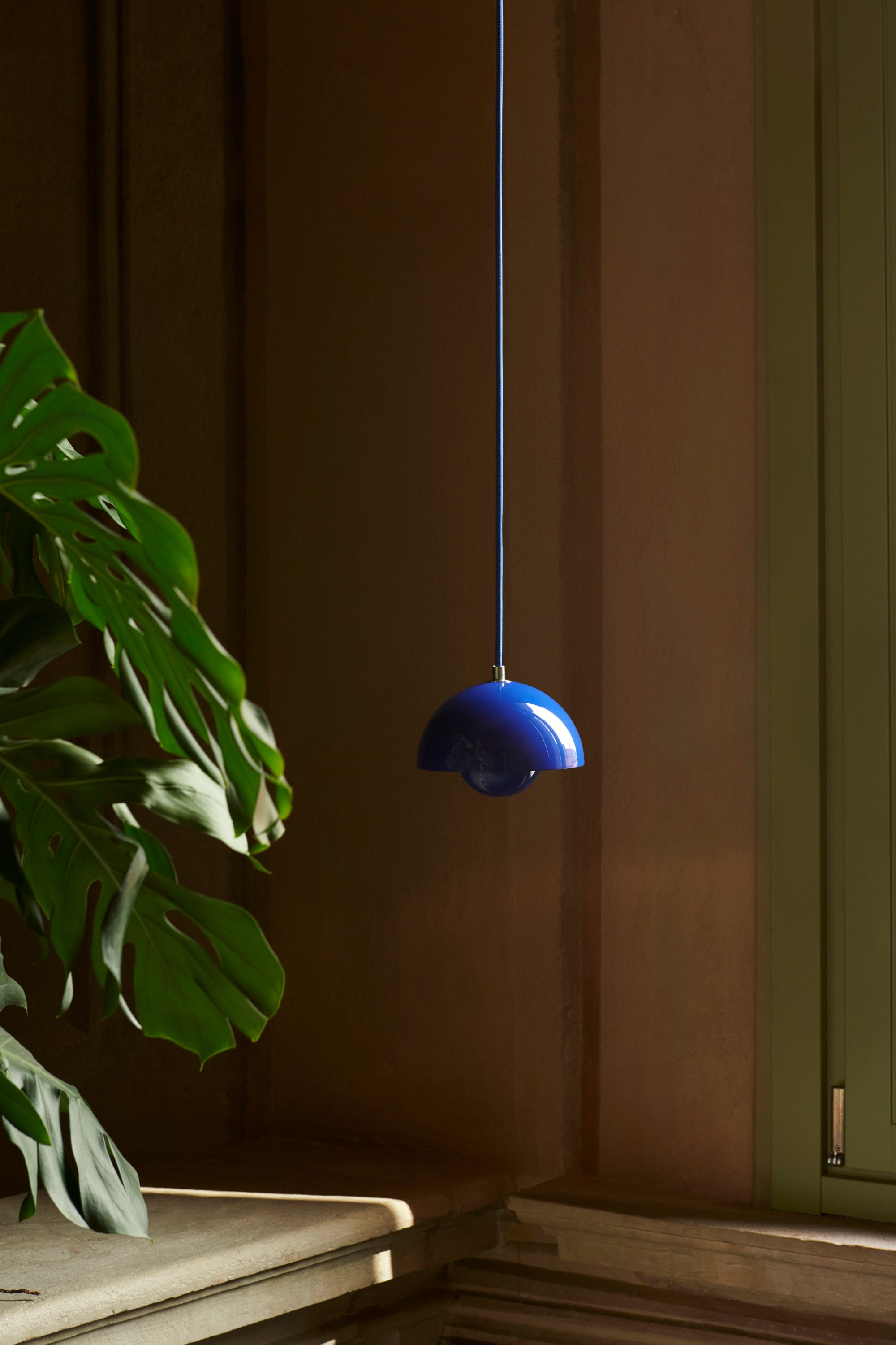 Flowerpot VP10 Pendant Cobalt Blue