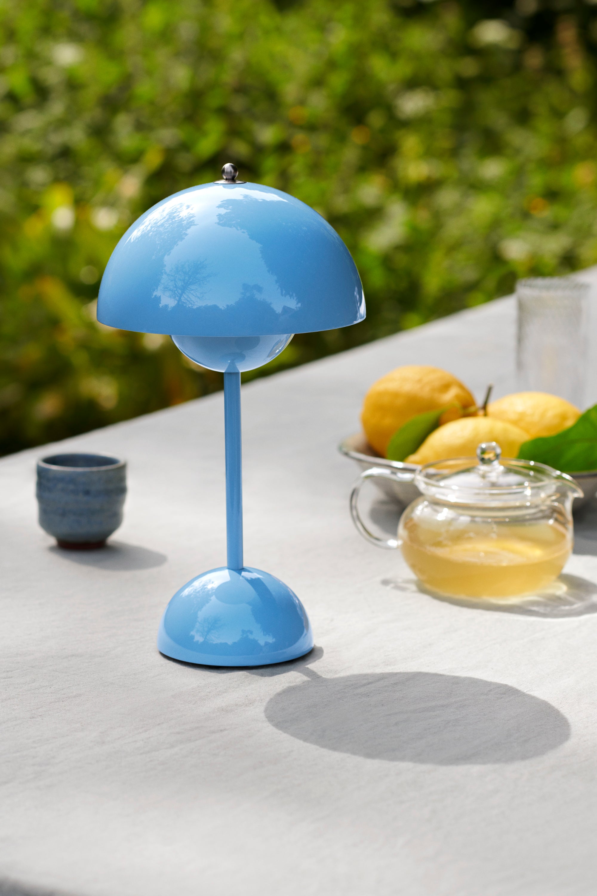 Flowerpot VP9 swim blue lamp