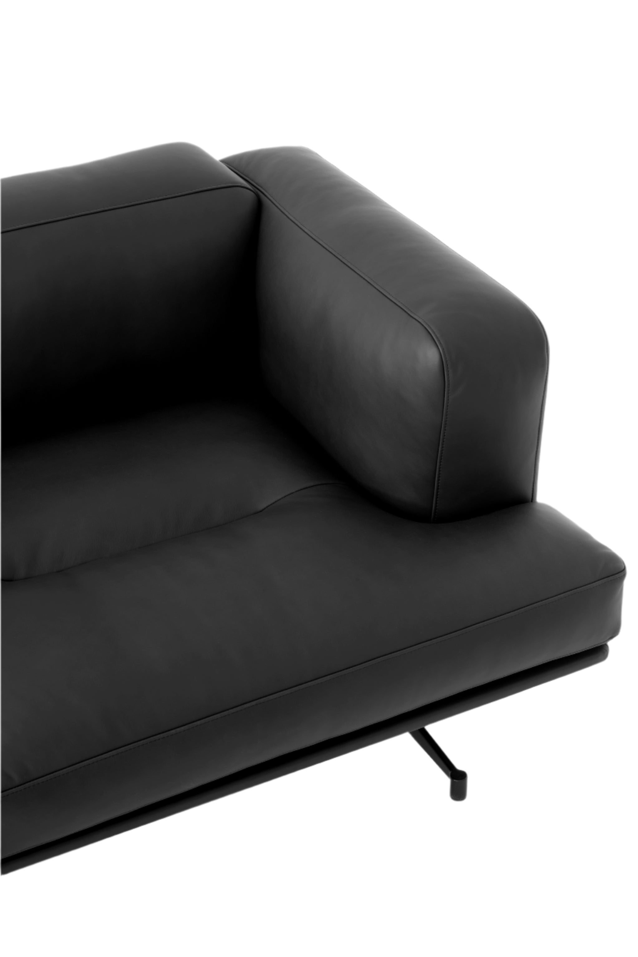 Inland AV23 Noble Black Leather | &Tradition | Home of Solinfo