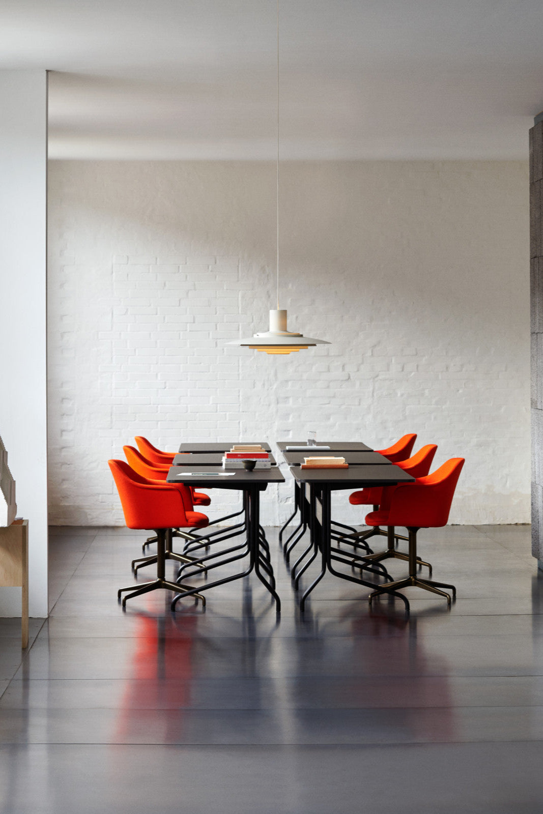 Pavilion AV16 Black Desks | &Tradition | Home of Solinfo