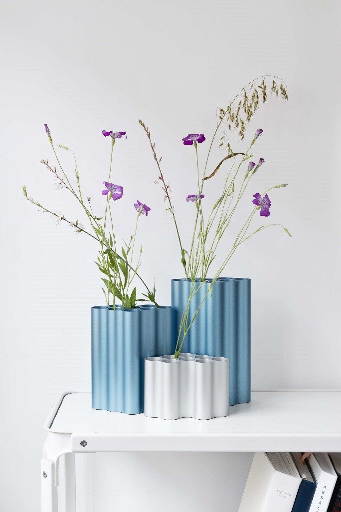 Nuage Vase Medium Pastel Blue | Vitra | Home of Solinfo