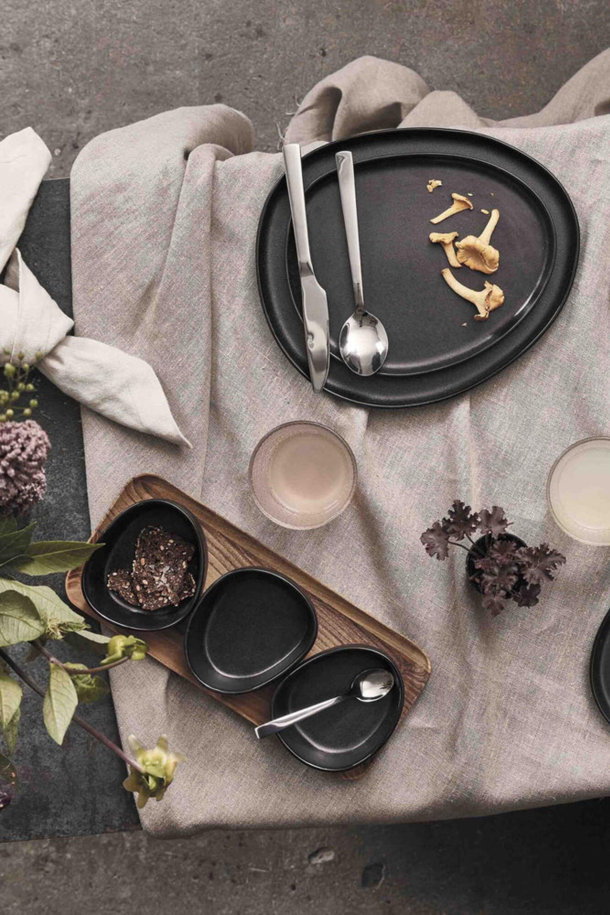 RAW Organic Titanium Black - lunch plate