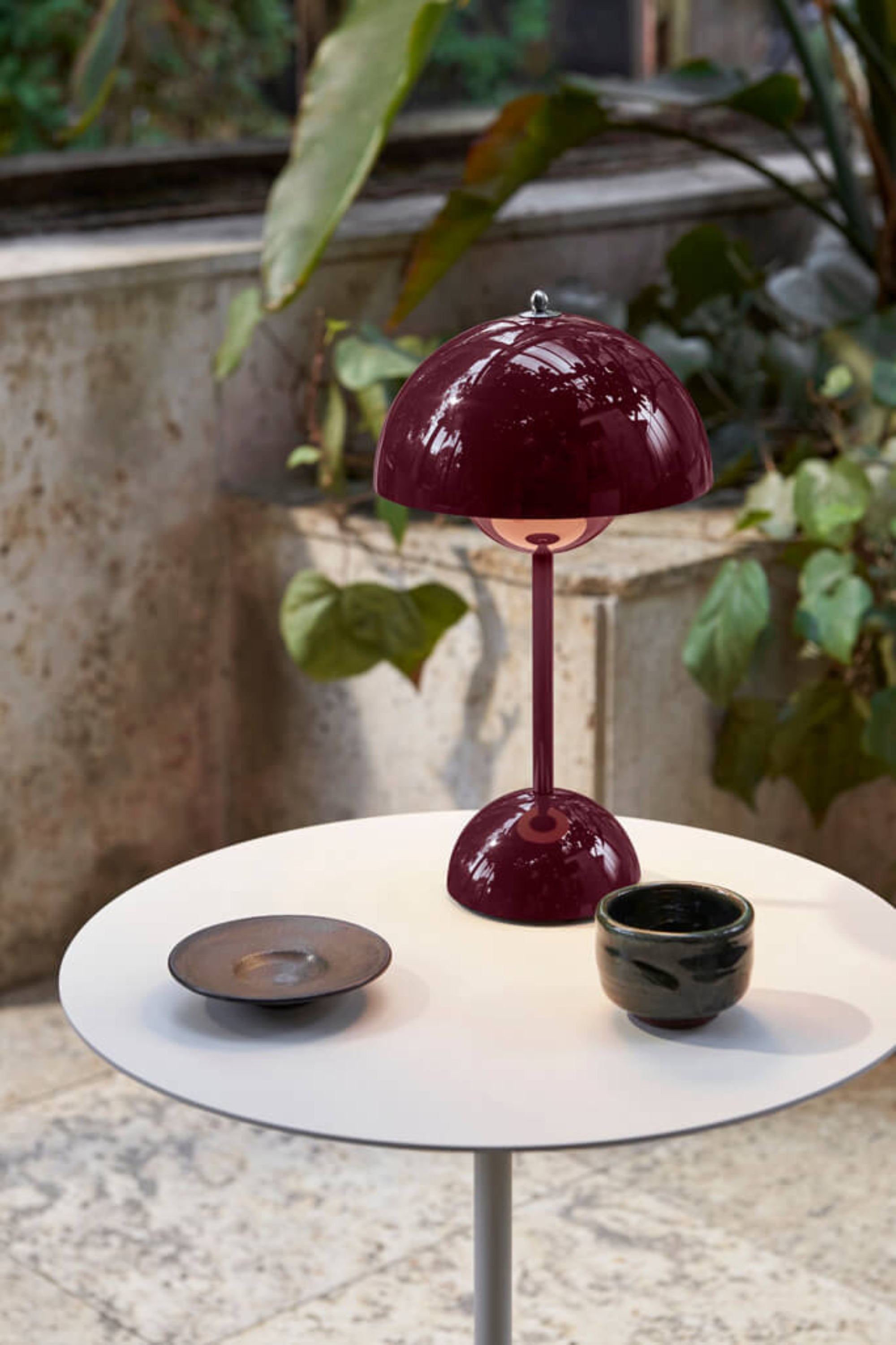 Flowerpot VP9 dark plum | &Tradition | Home of Solinfo