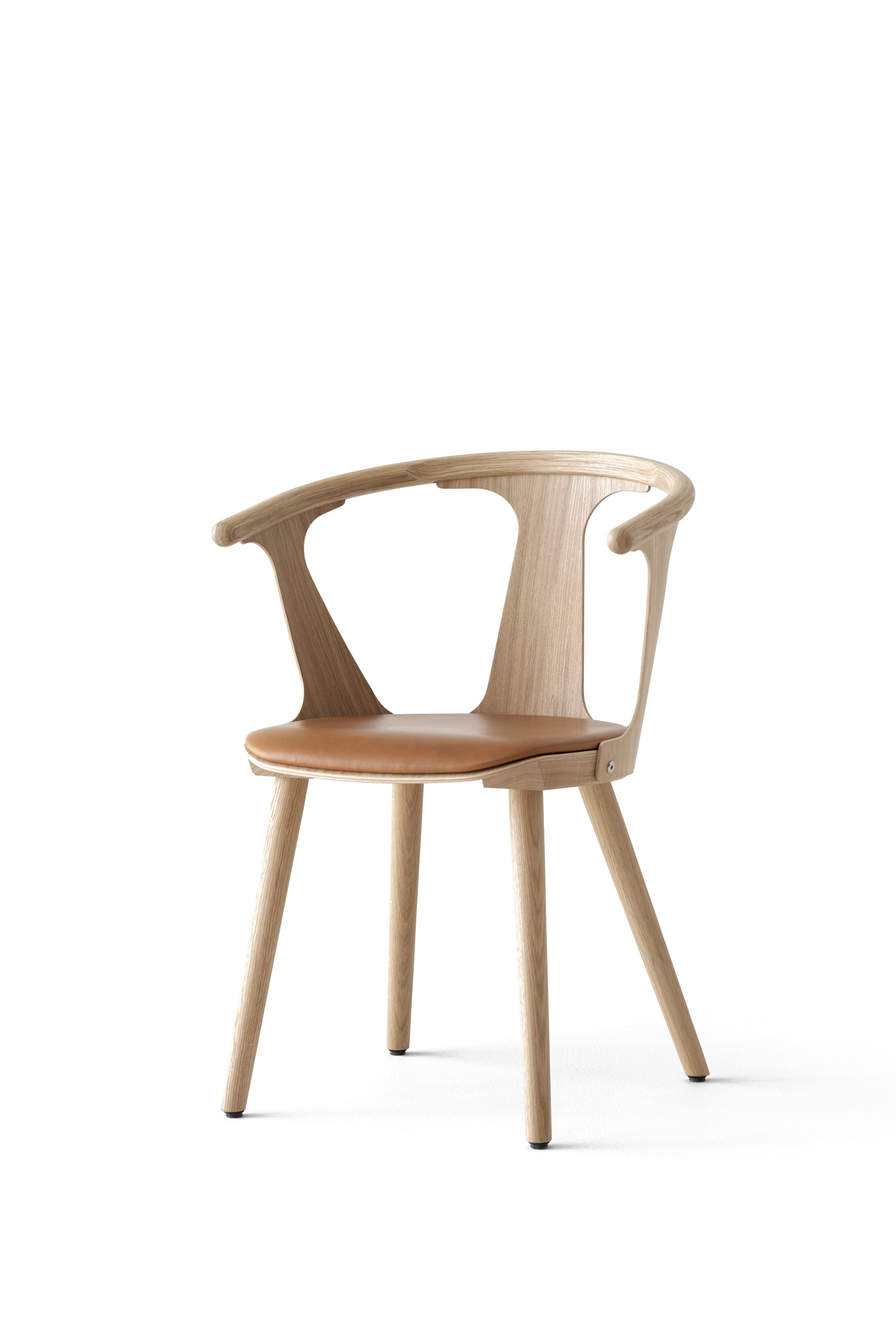 In Between SK2 oak and cognac leather chair