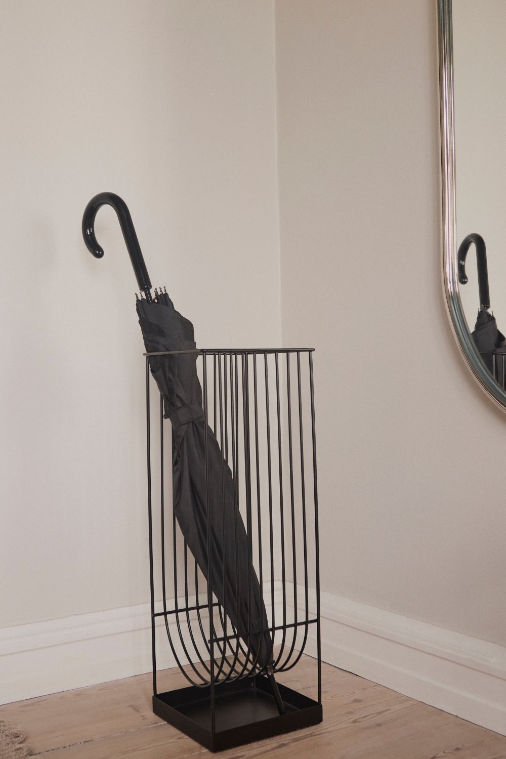 Curva Umbrella Stand | AYTM | Home of Solinfo