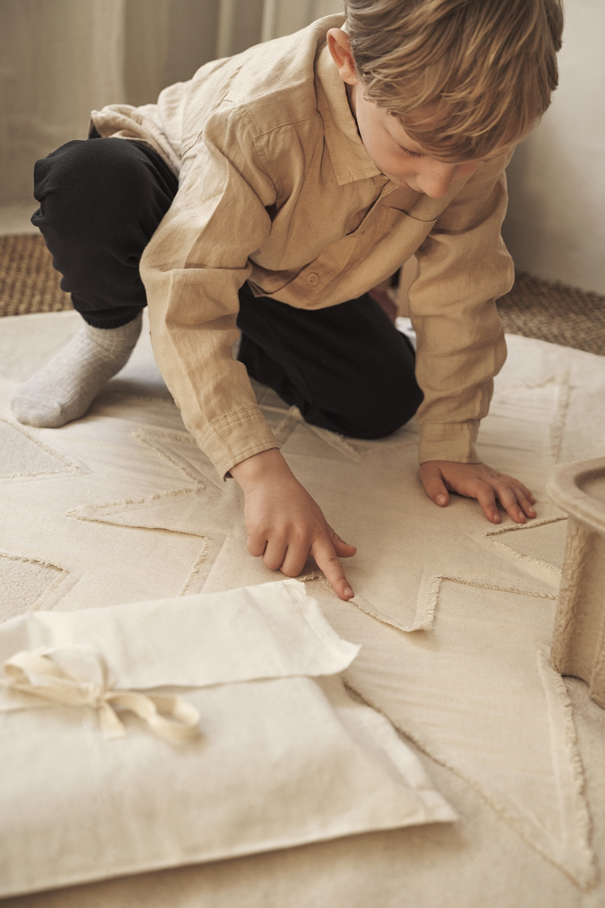 Vela Star Christmas Tree Blanket natural