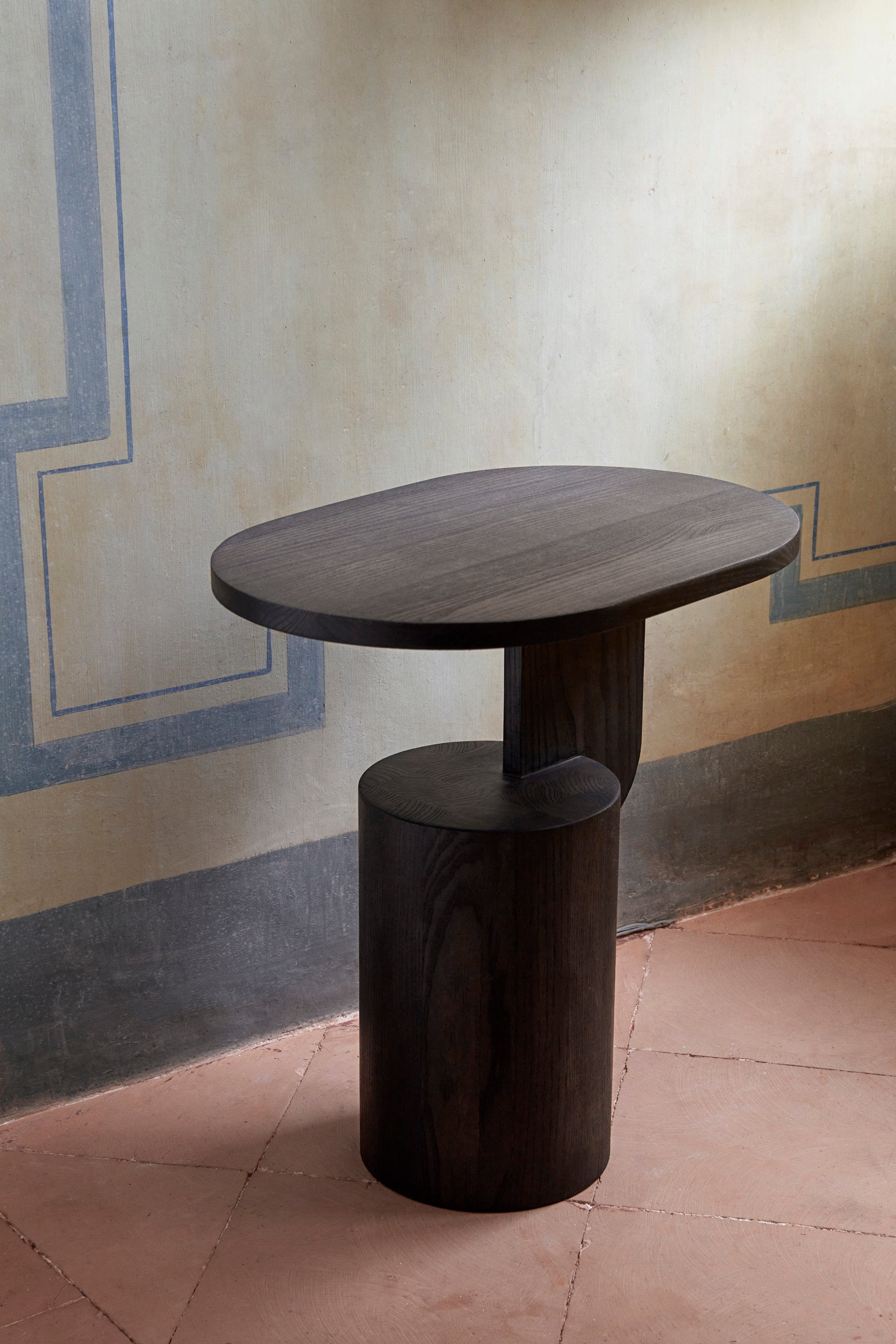 Insert fekete lerakóasztal