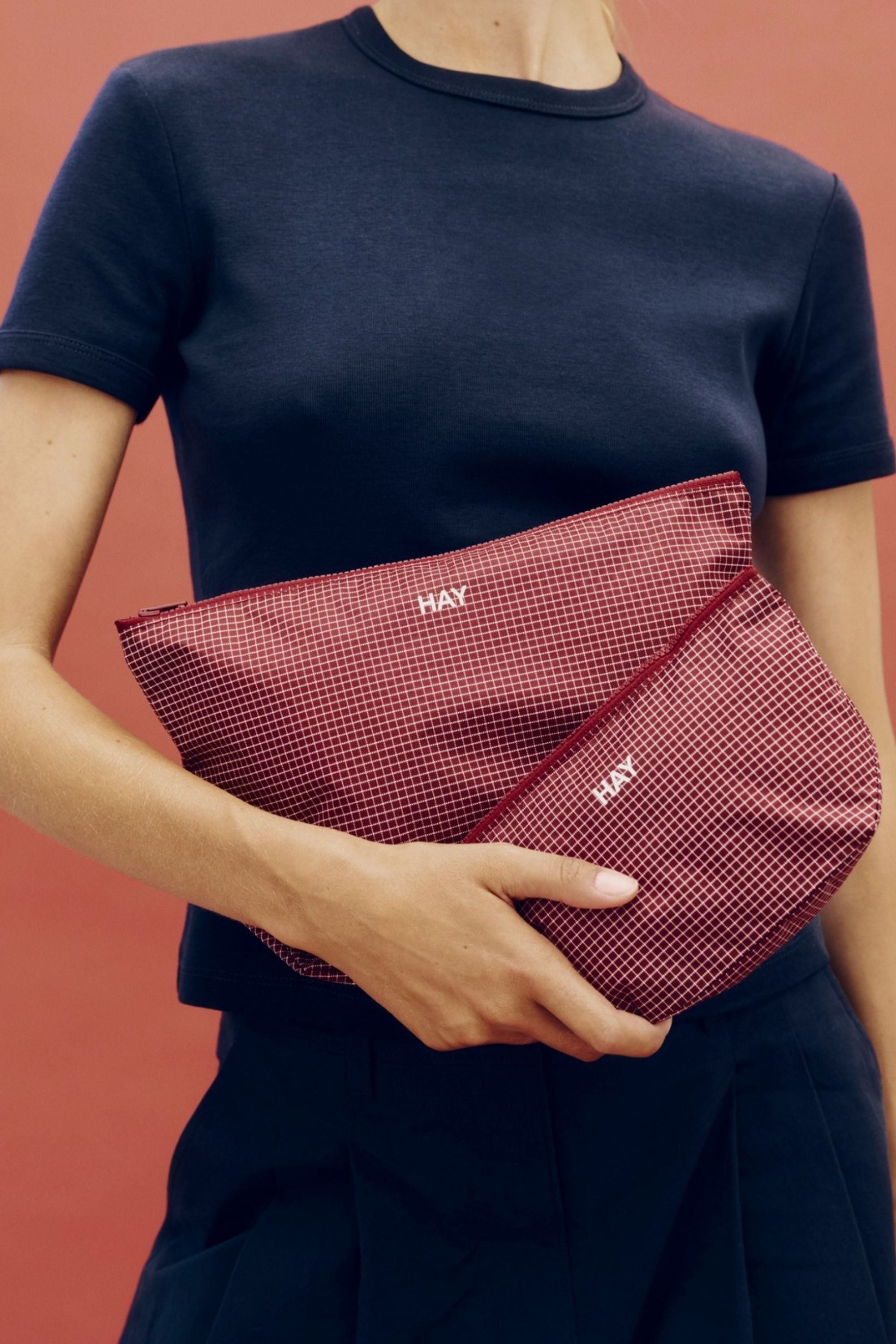 Grid Pouch Small Burgundy