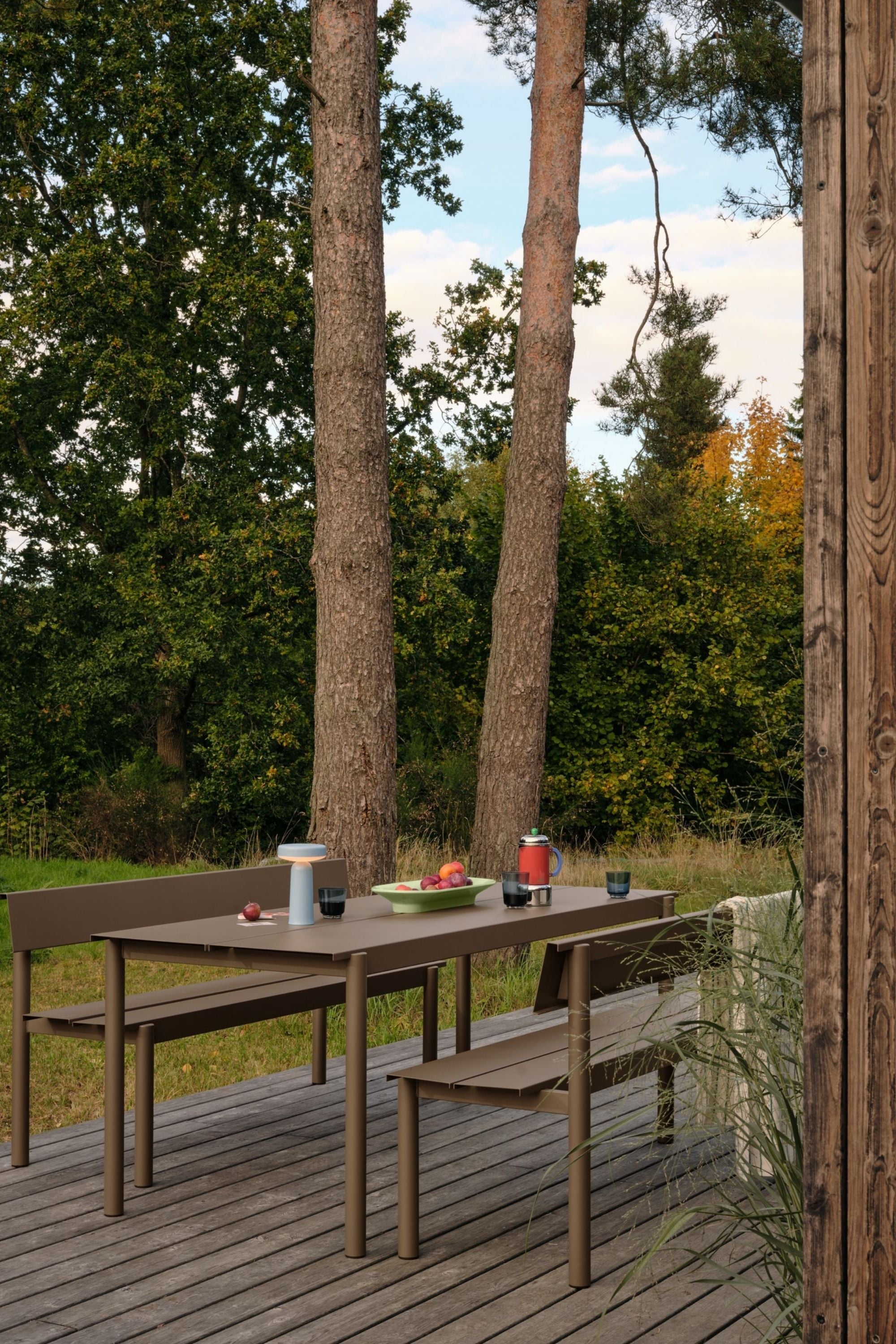 Linear tóp kültéri pad