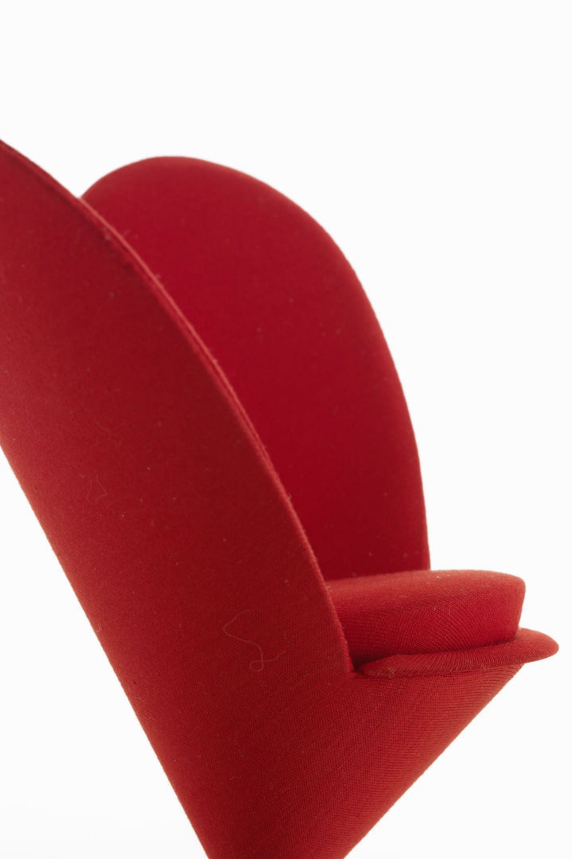 Miniatures Heart-Shaped Cone Chair