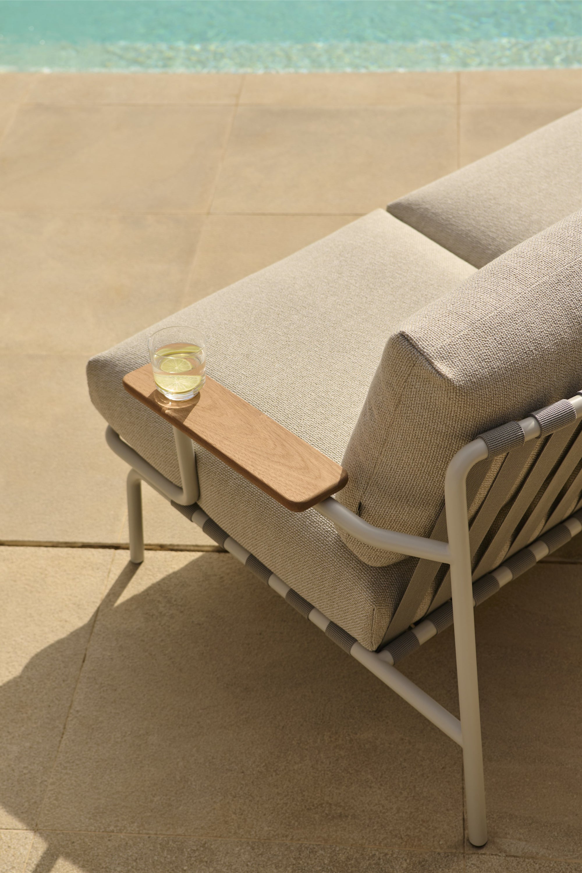 Settle kétszemélyes kültéri kanapé