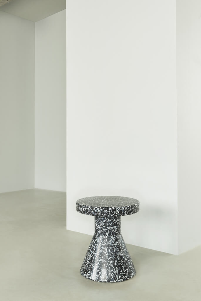 Bit Stool Cone Black White