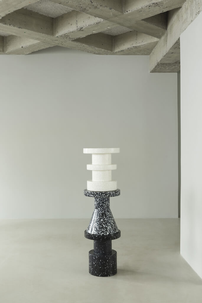 Bit Stool Cone Black White