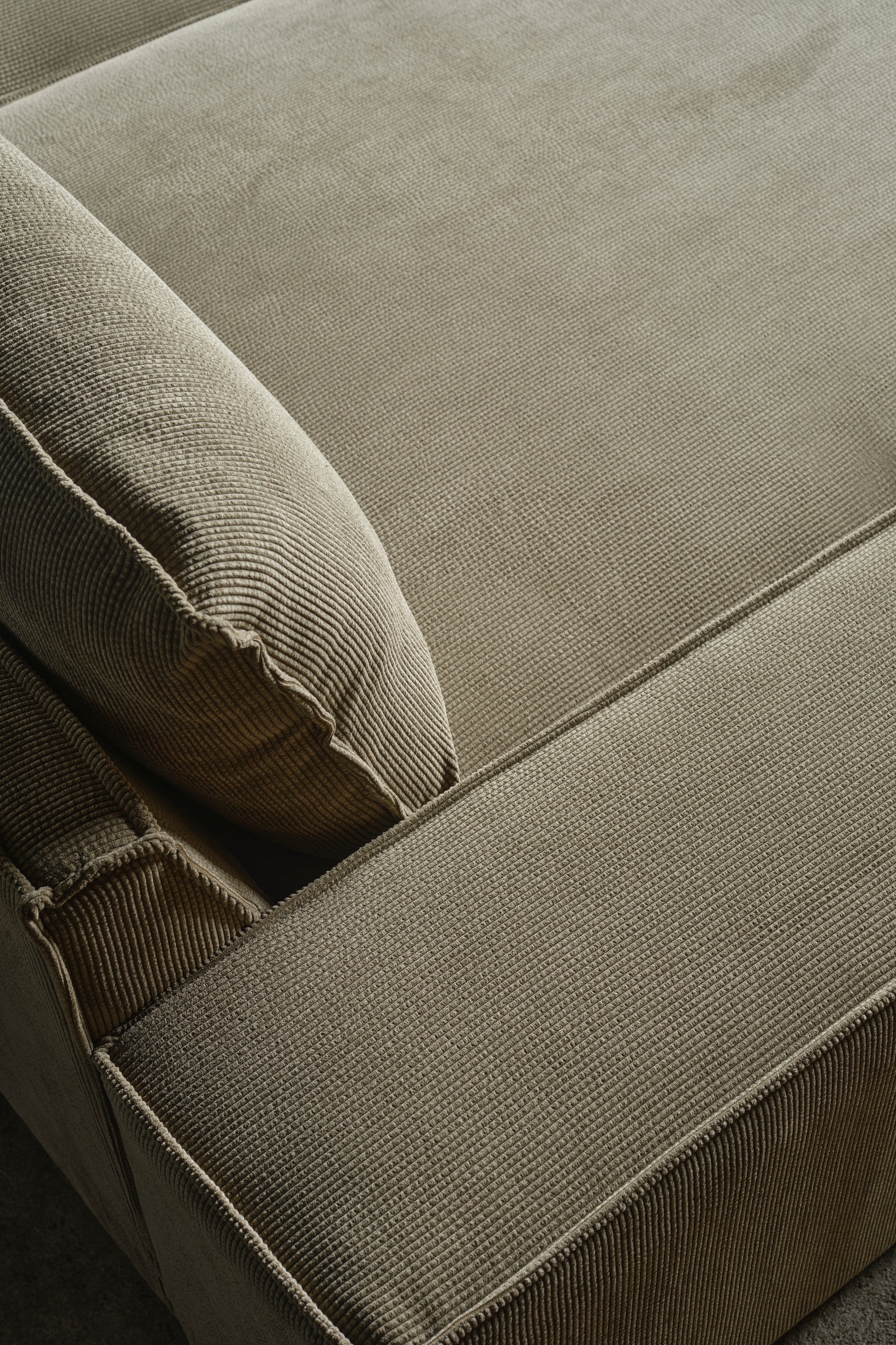 Daphne Free Sage moduláris kanapé bal karfás elem