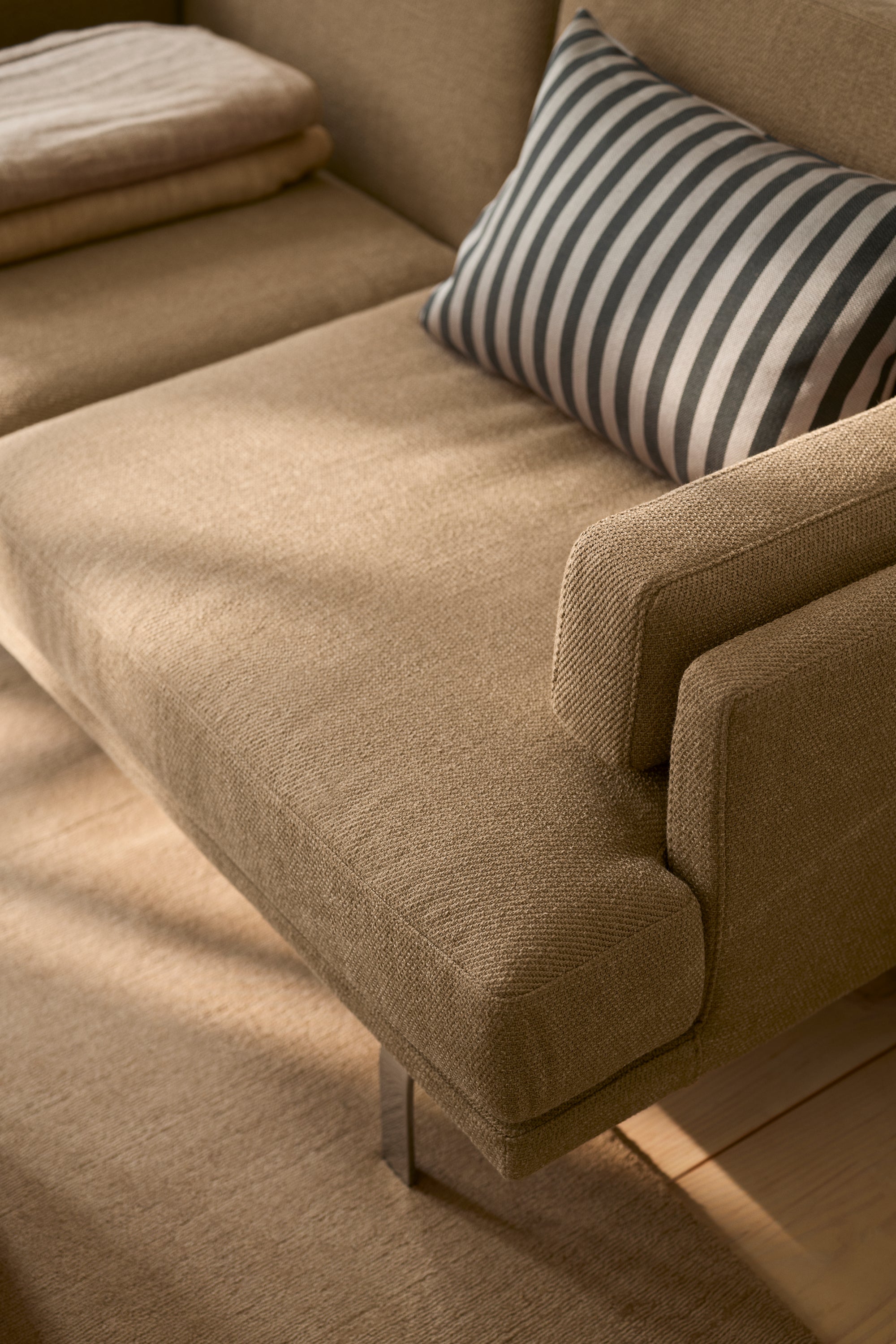 Ernes Moonlight Lark 2 személyes kanapé