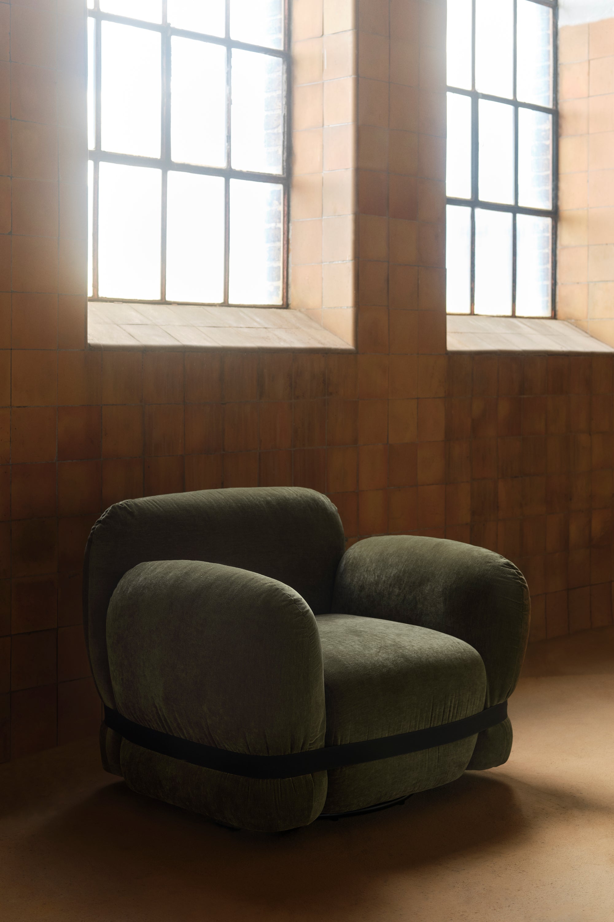 Sqeeze Moss Olive Armchair