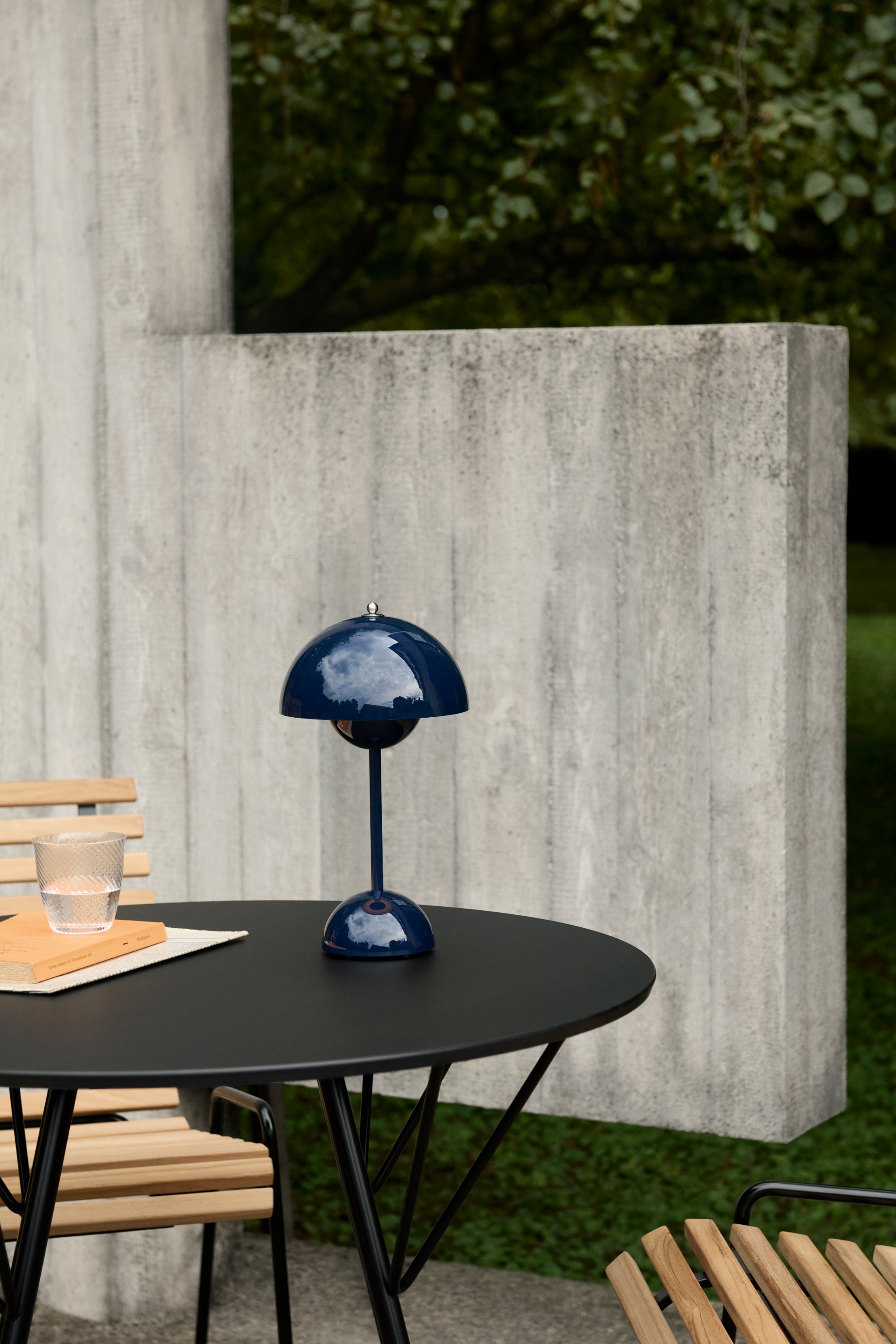 Flowerpot VP9 acélkék lámpa