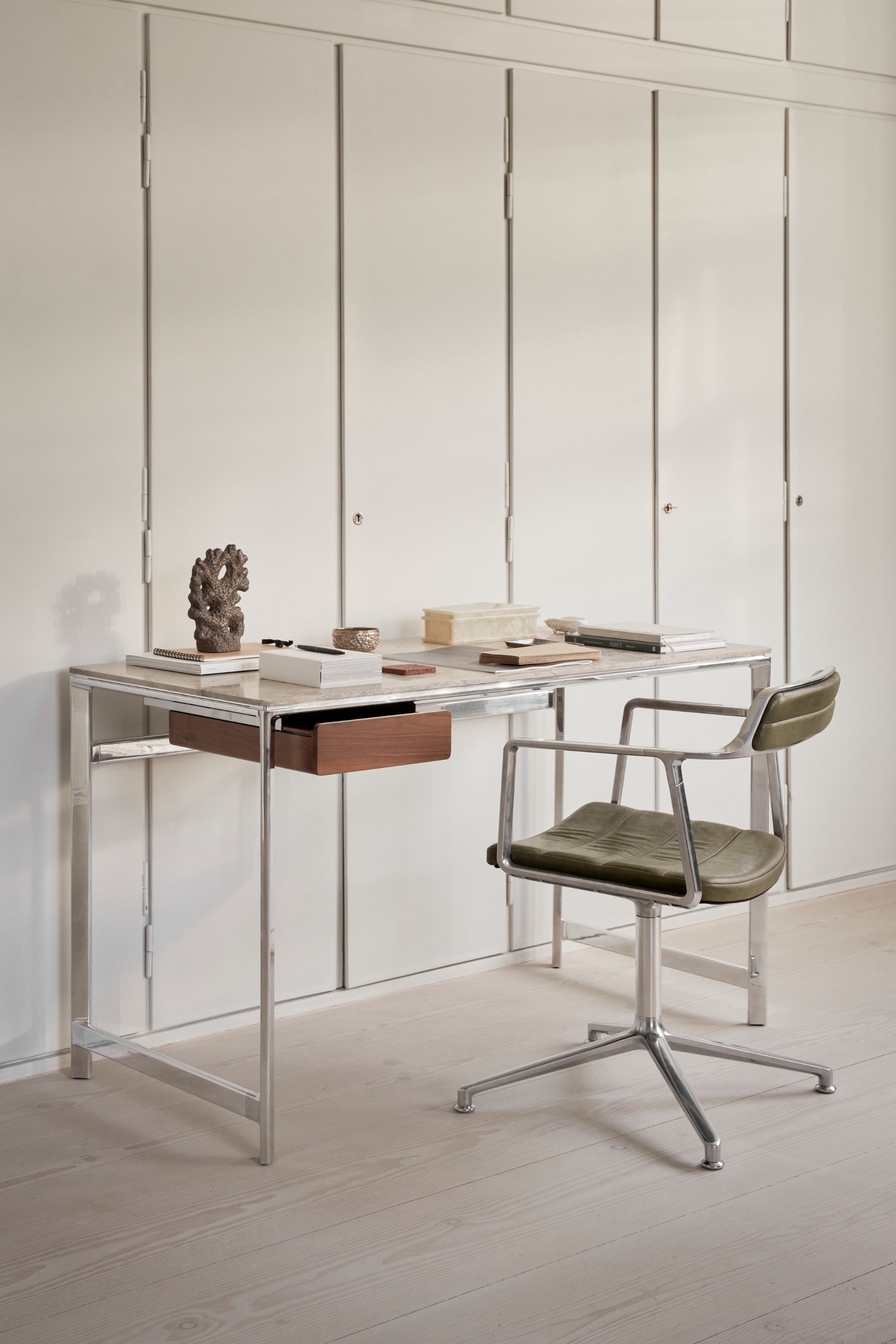 VIPP452 Swivel Chair Bosco