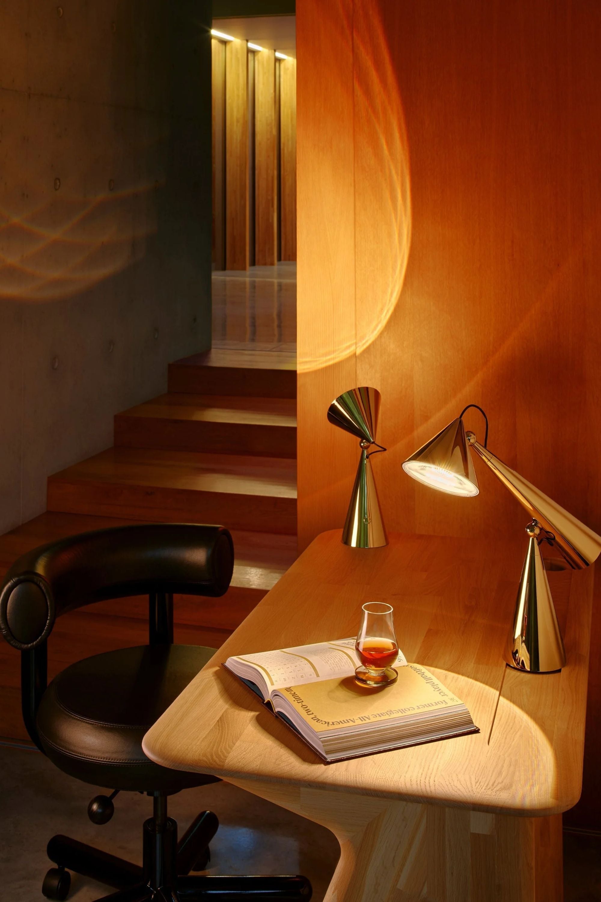 Pose hordozható lámpa arany