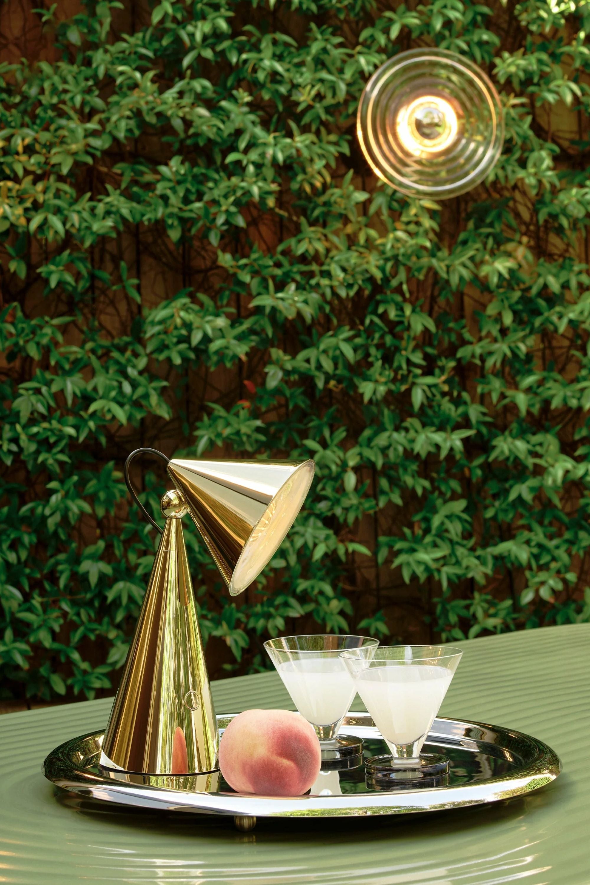 Pose hordozható lámpa arany