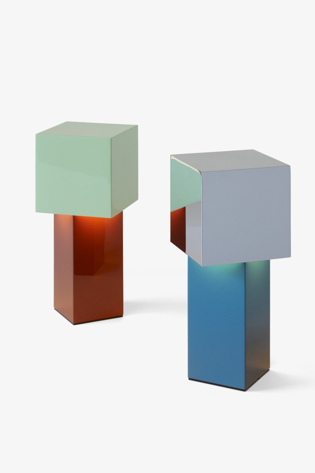 Pivot ATD7 portable lamp, blue silver | &Tradition | Home of Solinfo