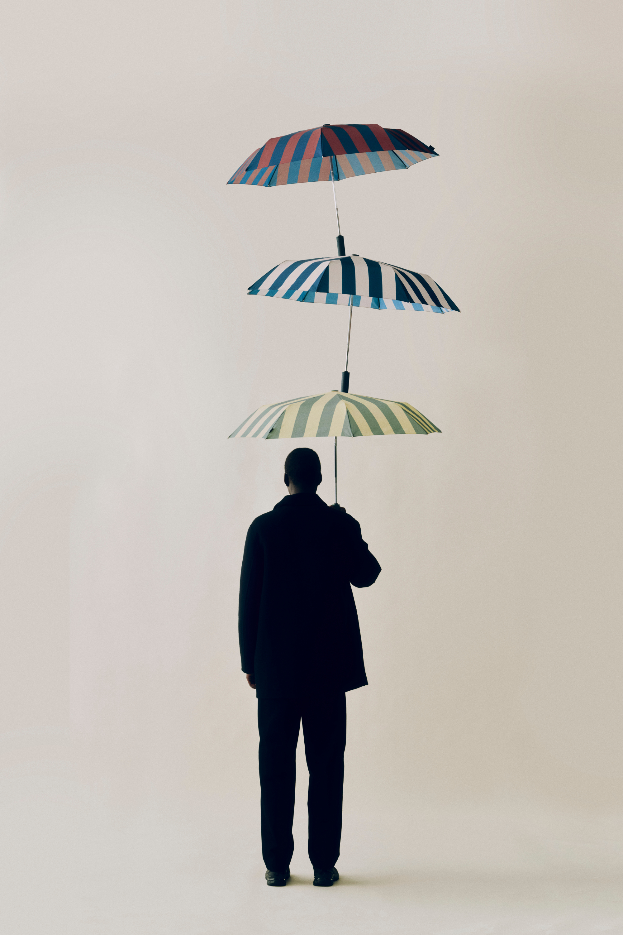 Regn szürke esernyő