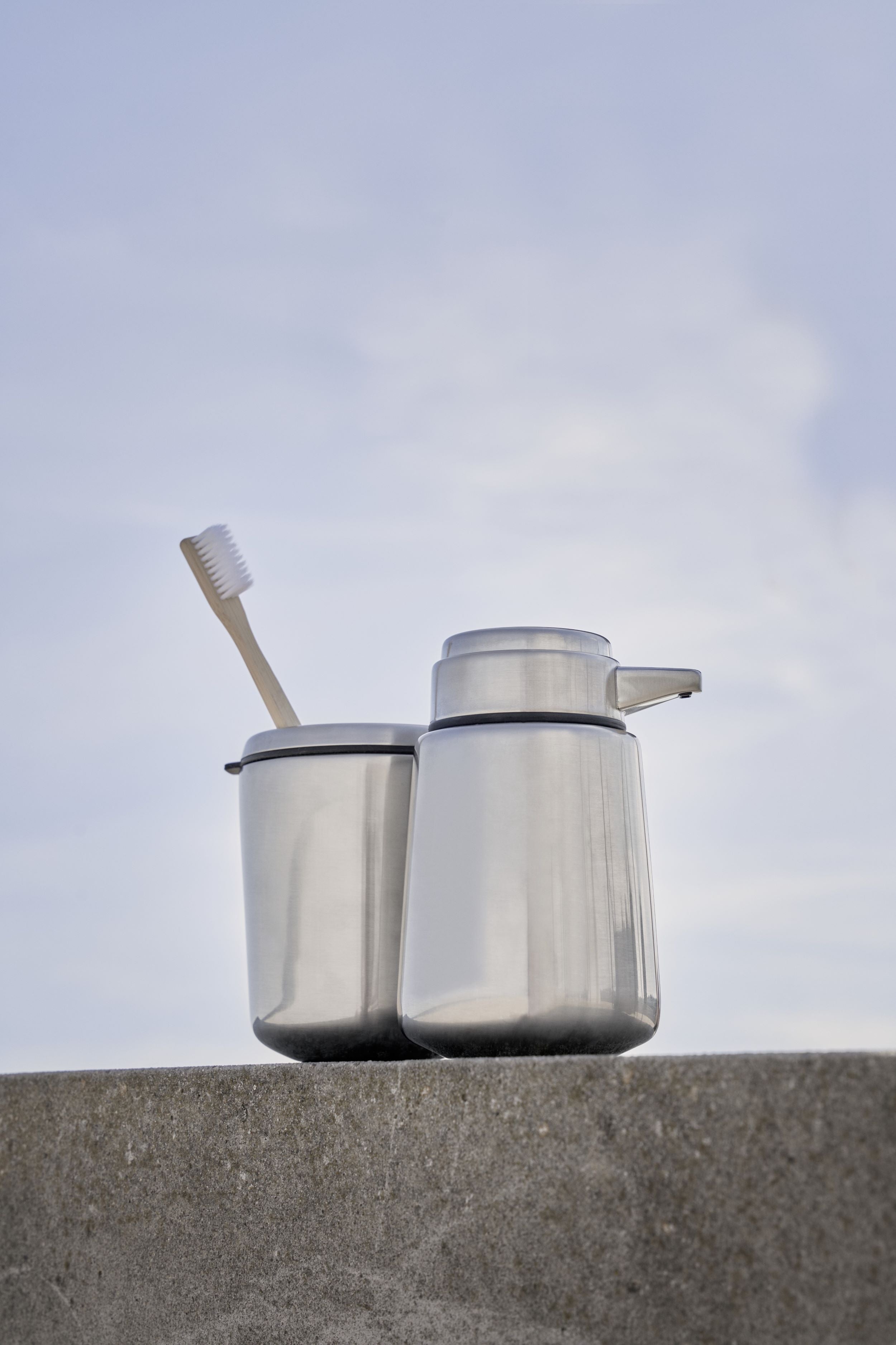 Vipp7 Stainless Steel Toothbrush Holder | Vipp | Home of Solinfo
