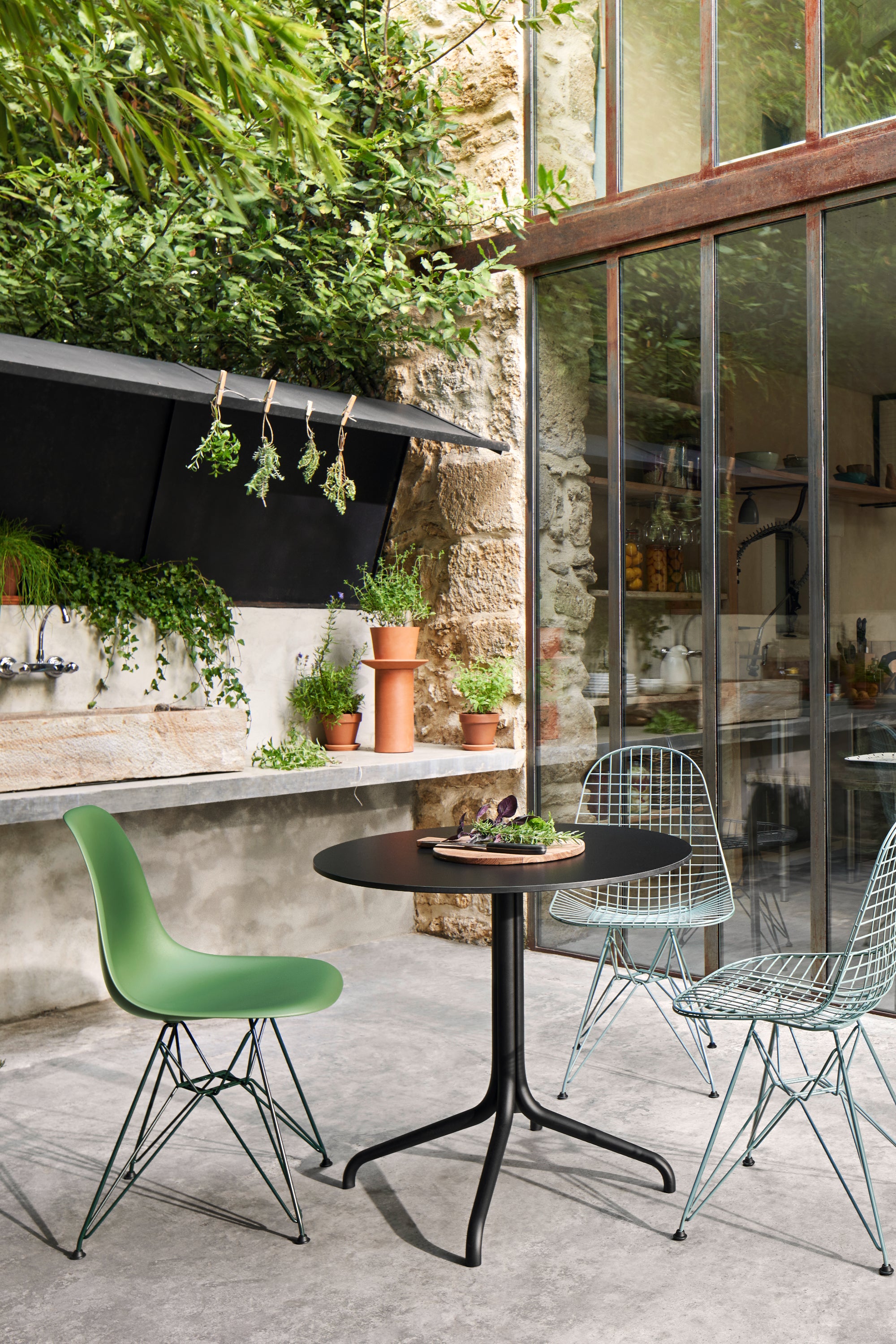 Eames sötétzöld étkezőszék