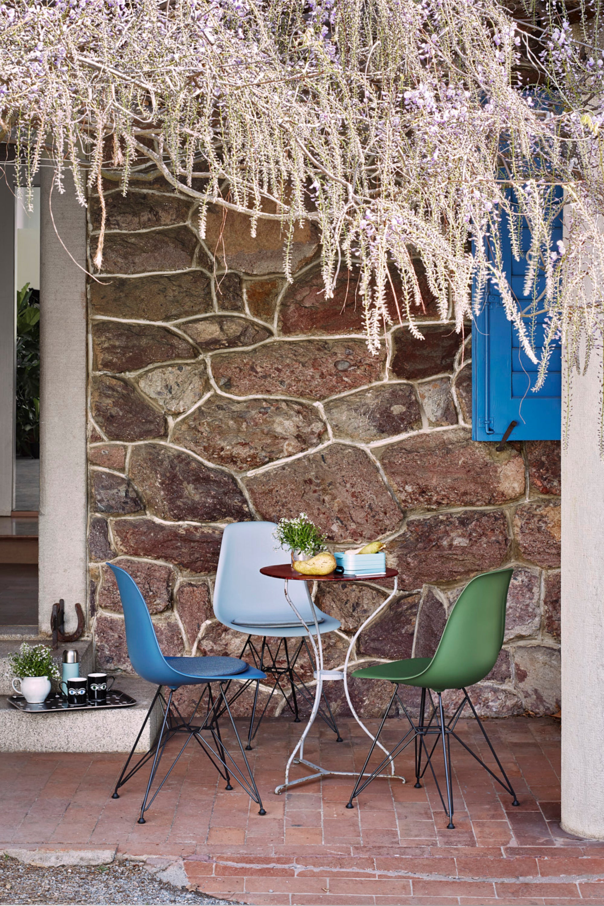 Eames tengerkék étkezőszék