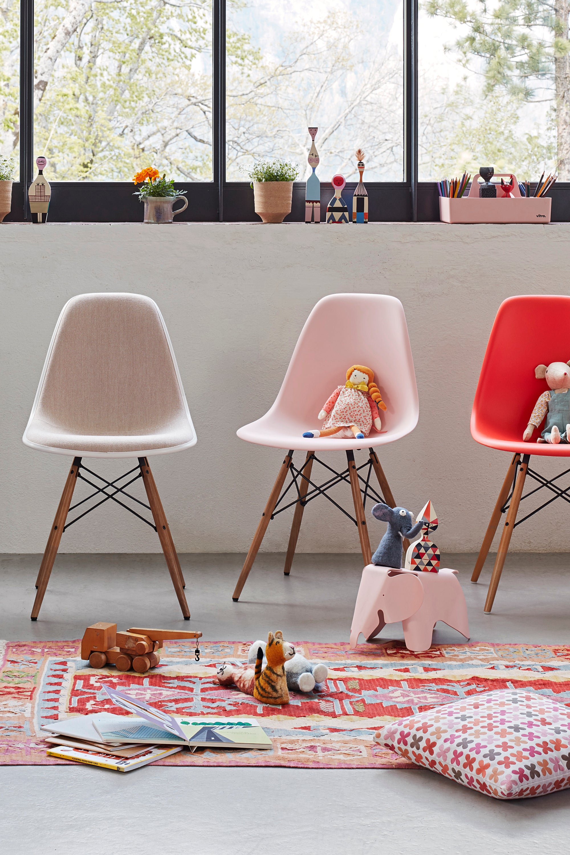 Eames Elephant Small Rose