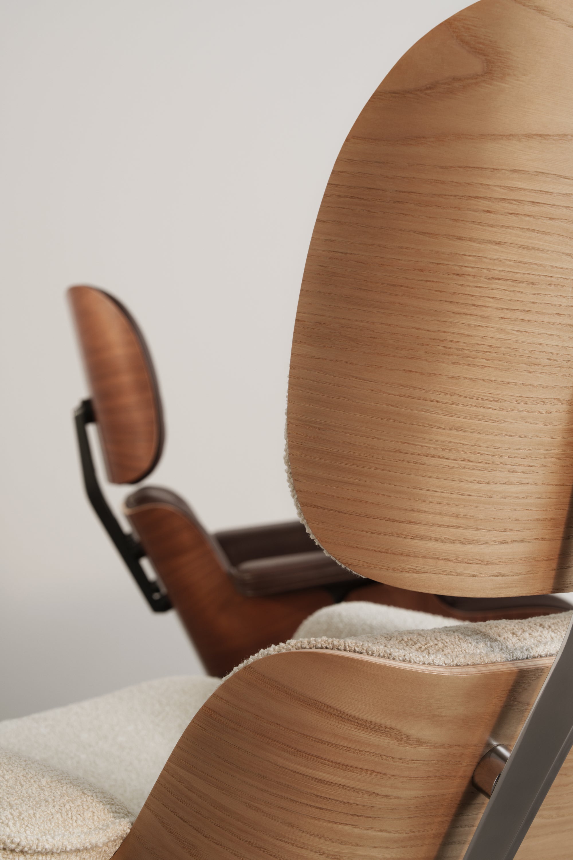 Eames Lounge Chair gesztenye, Nubia
